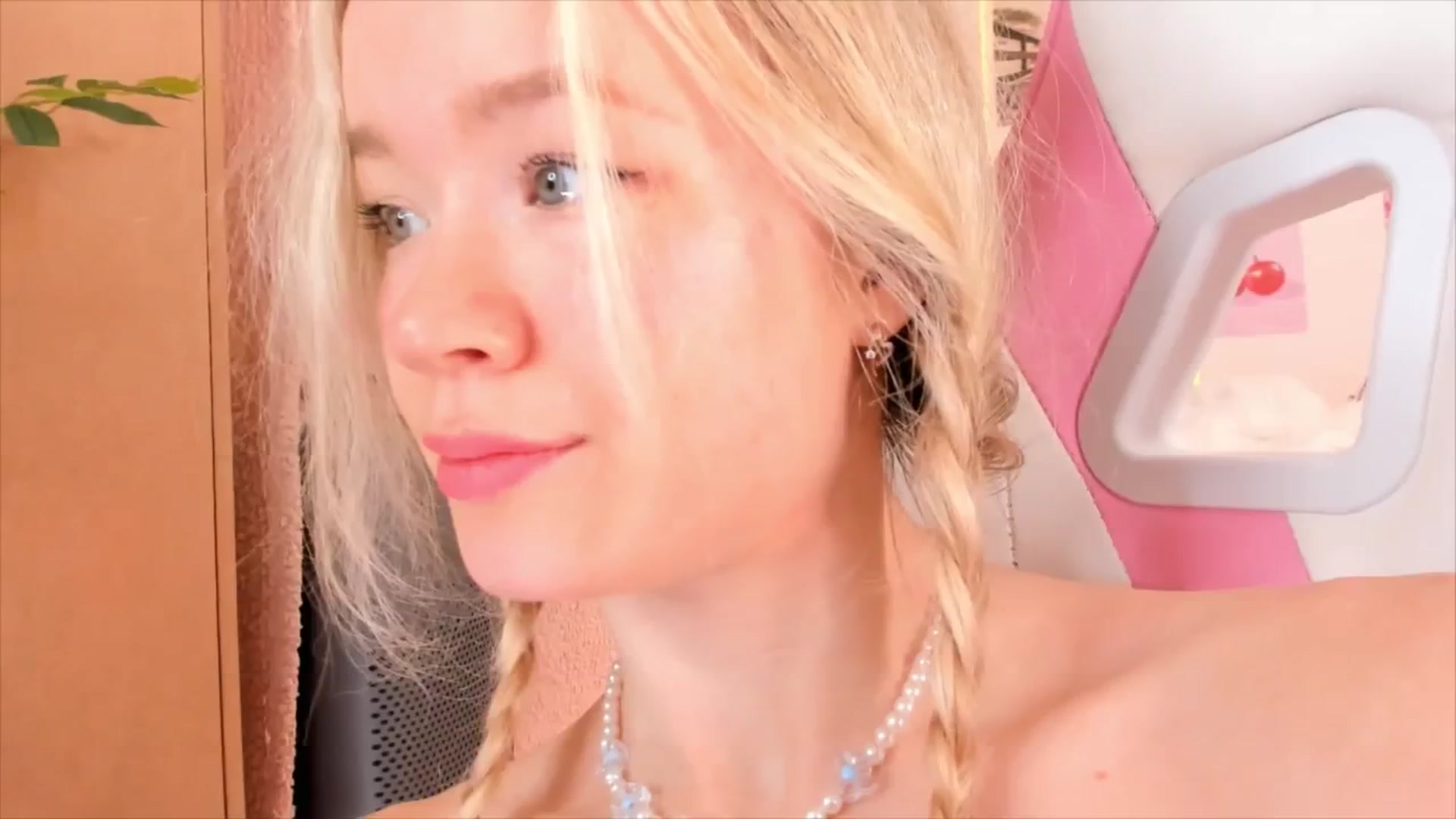 Gallery image thumbnail from Alice_Chery's myfreecams stream on, 01/09/2026, 08:47 image 8 of 20
