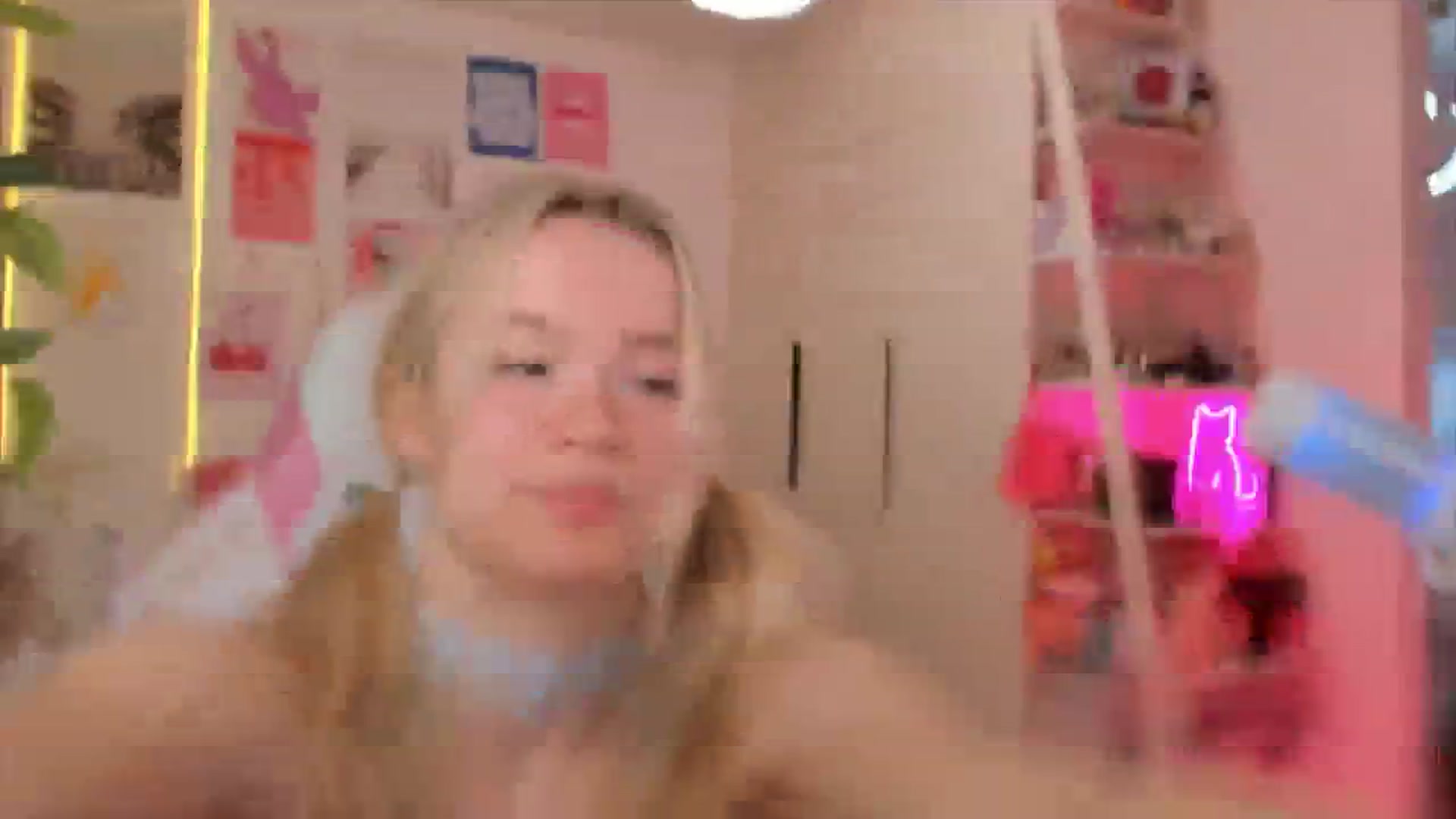 Gallery image thumbnail from Alice_Chery's myfreecams stream on, 01/26/2026, 08:15 image 13 of 20