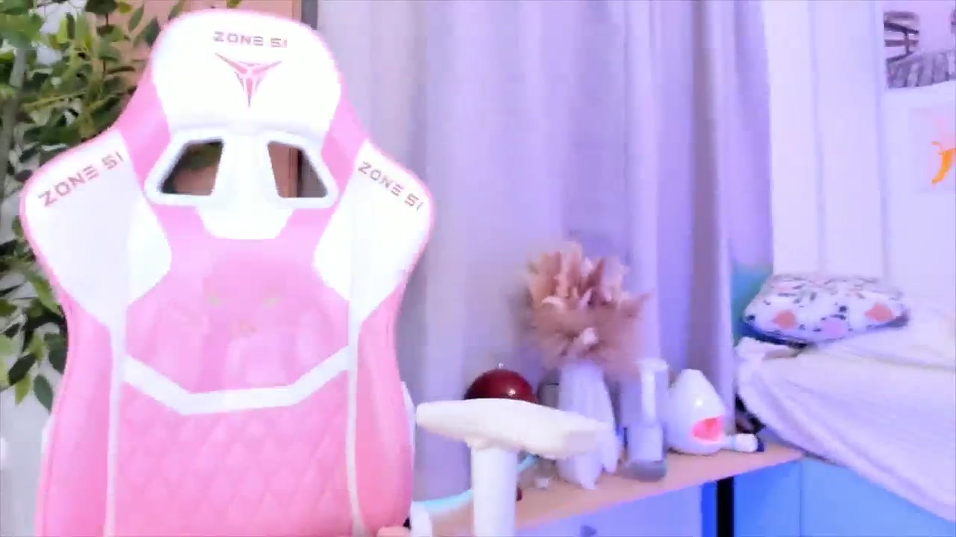Gallery image thumbnail from Alice_Chery's myfreecams stream on, 02/01/2026, 07:42 image 4 of 20