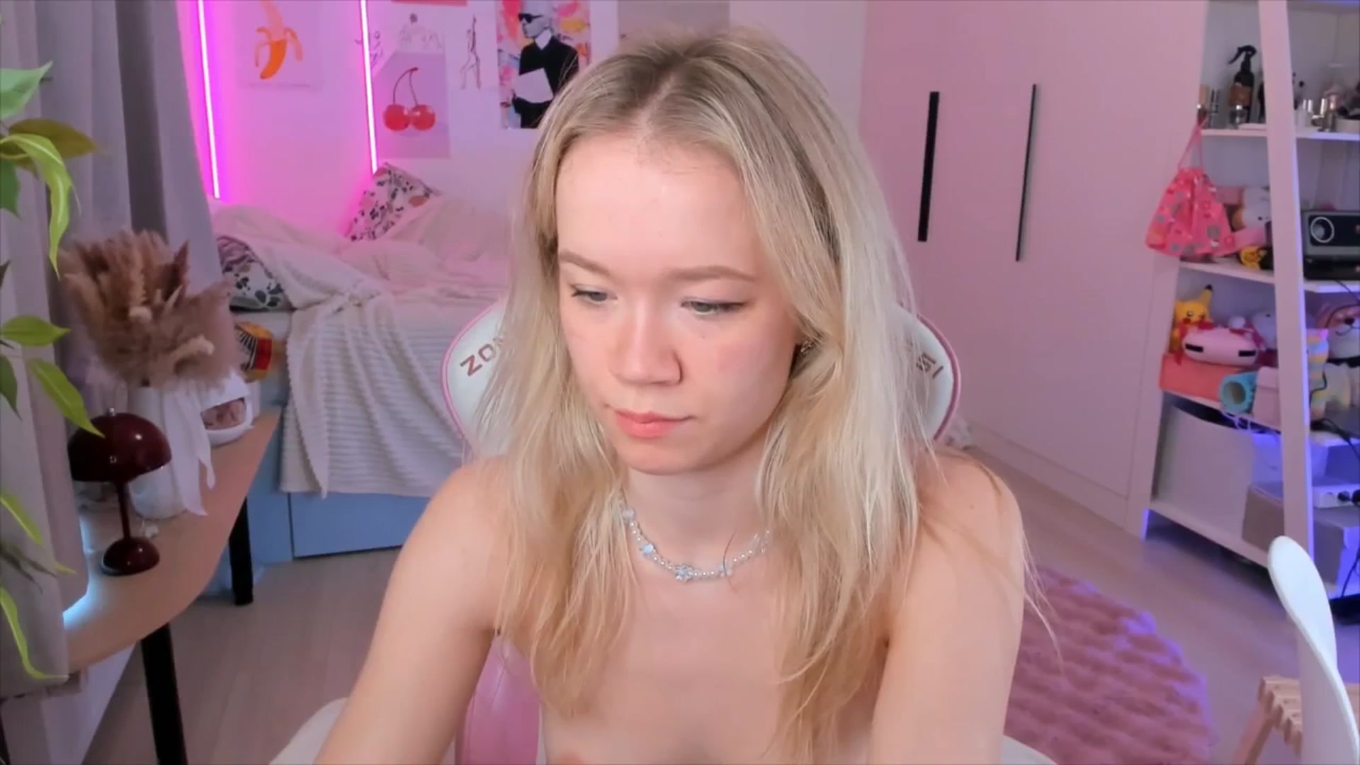 Gallery image thumbnail from Alice_Chery's myfreecams stream on, 02/03/2026, 11:47 image 16 of 20