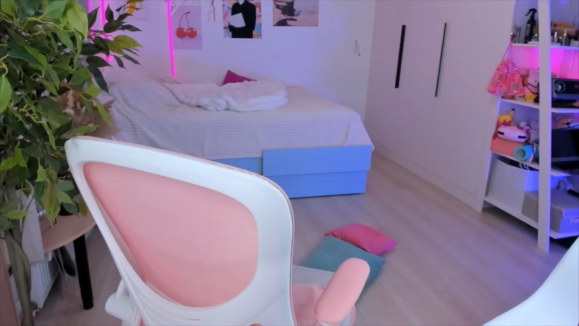 Gallery image thumbnail from Alice_Chery's myfreecams stream on, 02/06/2026, 10:15 image 3 of 20