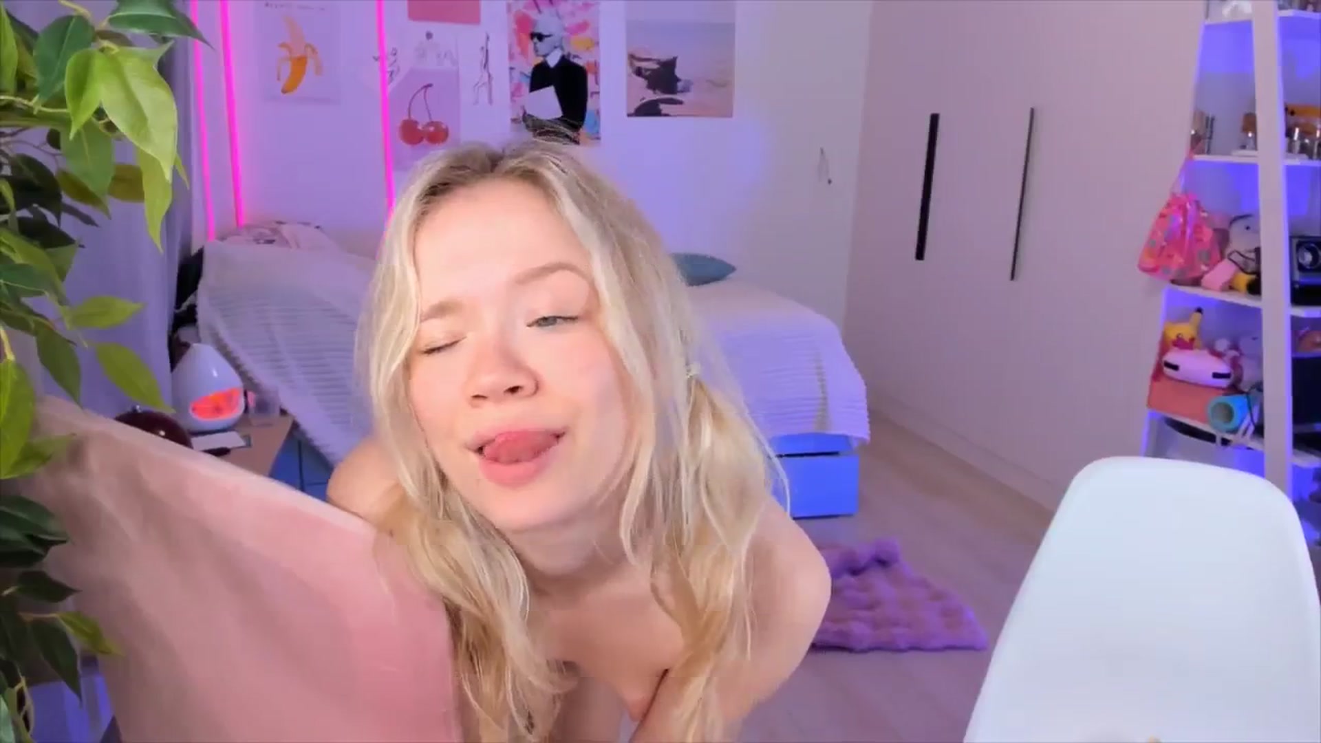 Gallery image thumbnail from Alice_Chery's myfreecams stream on, 02/11/2026, 10:54 image 18 of 20