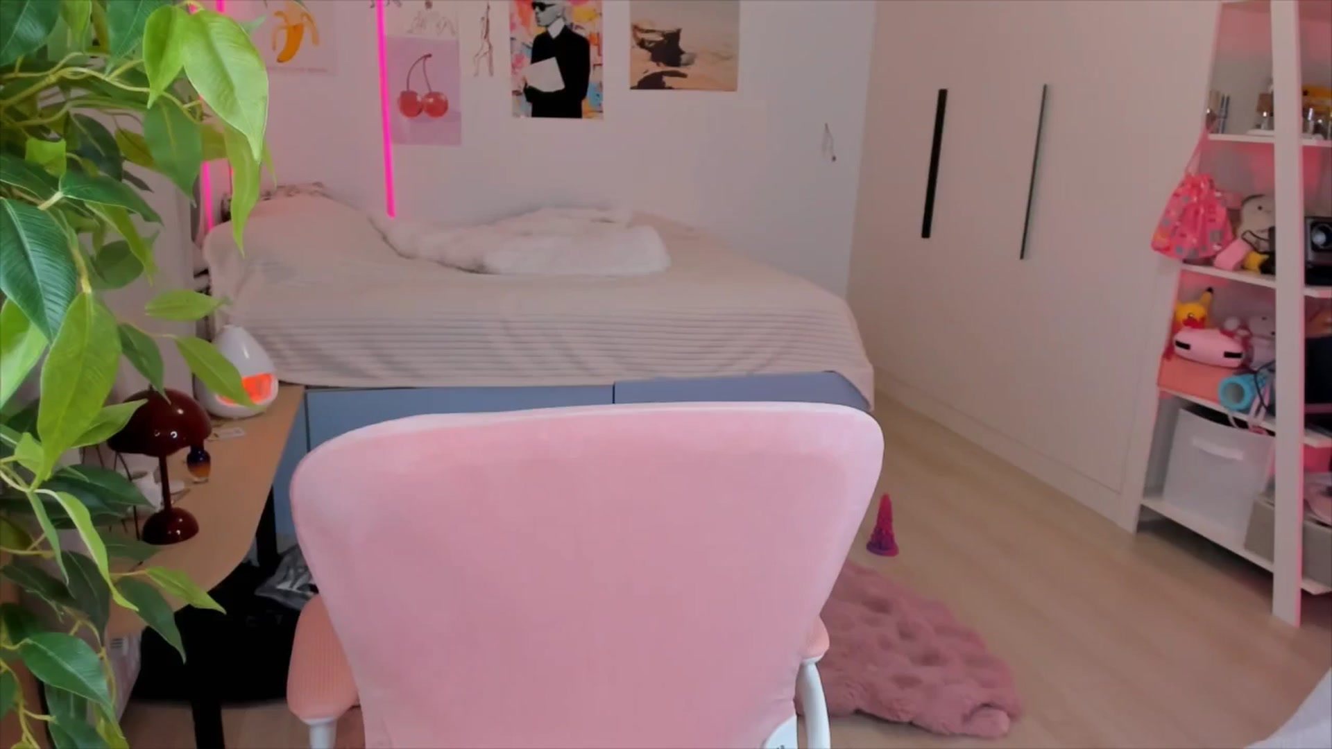 Gallery image thumbnail from Alice_Chery's myfreecams stream on, 02/12/2026, 09:13 image 4 of 20