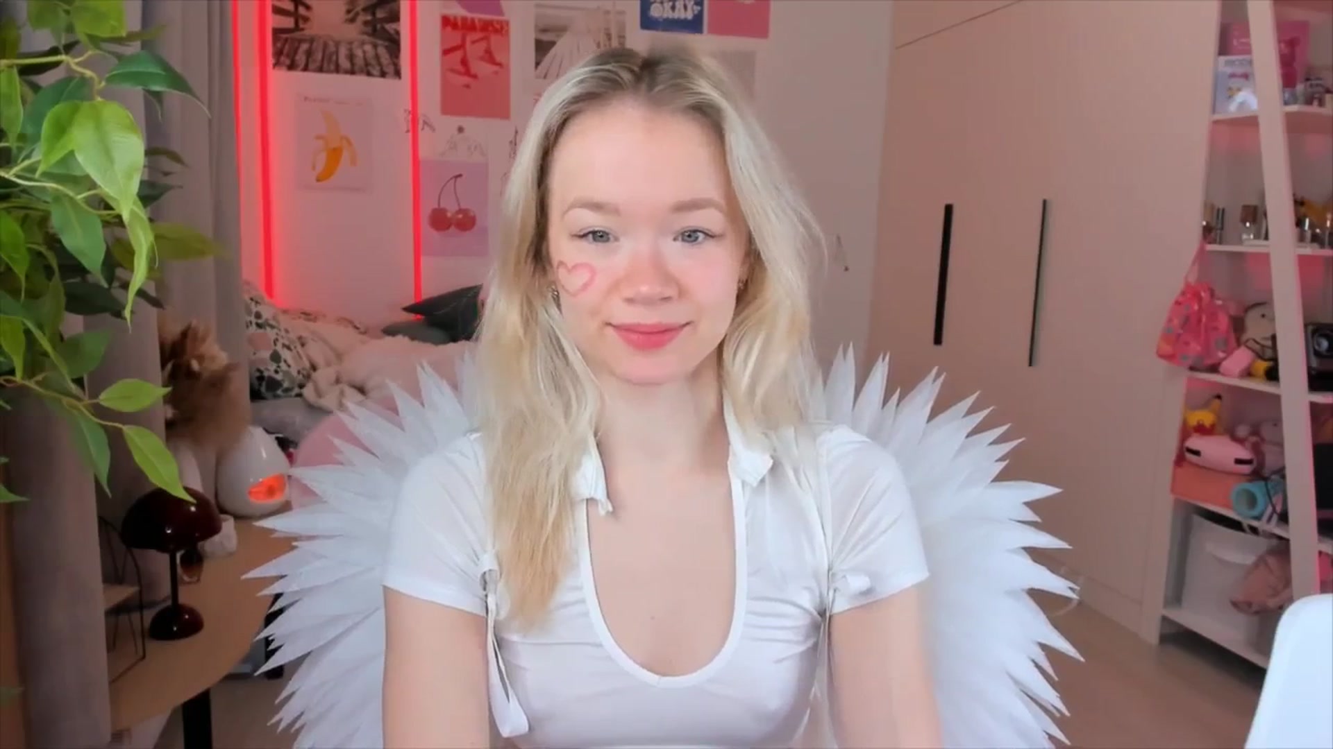 Gallery image thumbnail from Alice_Chery's myfreecams stream on, 02/14/2026, 07:13 image 2 of 20