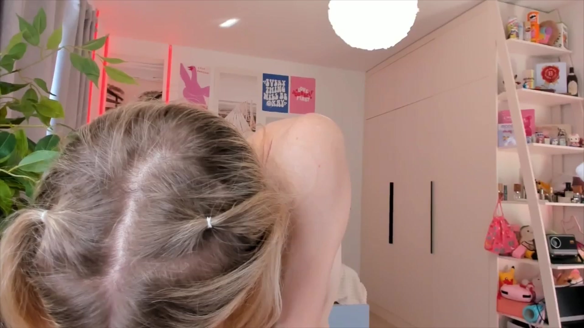 Gallery image thumbnail from Alice_Chery's myfreecams stream on, 02/14/2026, 10:25 image 5 of 20