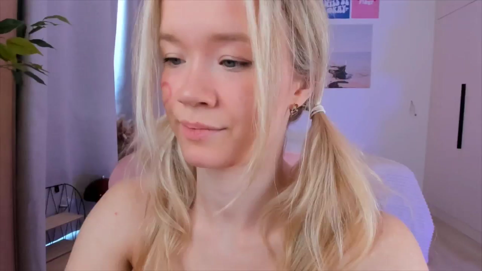 Gallery image thumbnail from Alice_Chery's myfreecams stream on, 02/15/2026, 10:05 image 6 of 20
