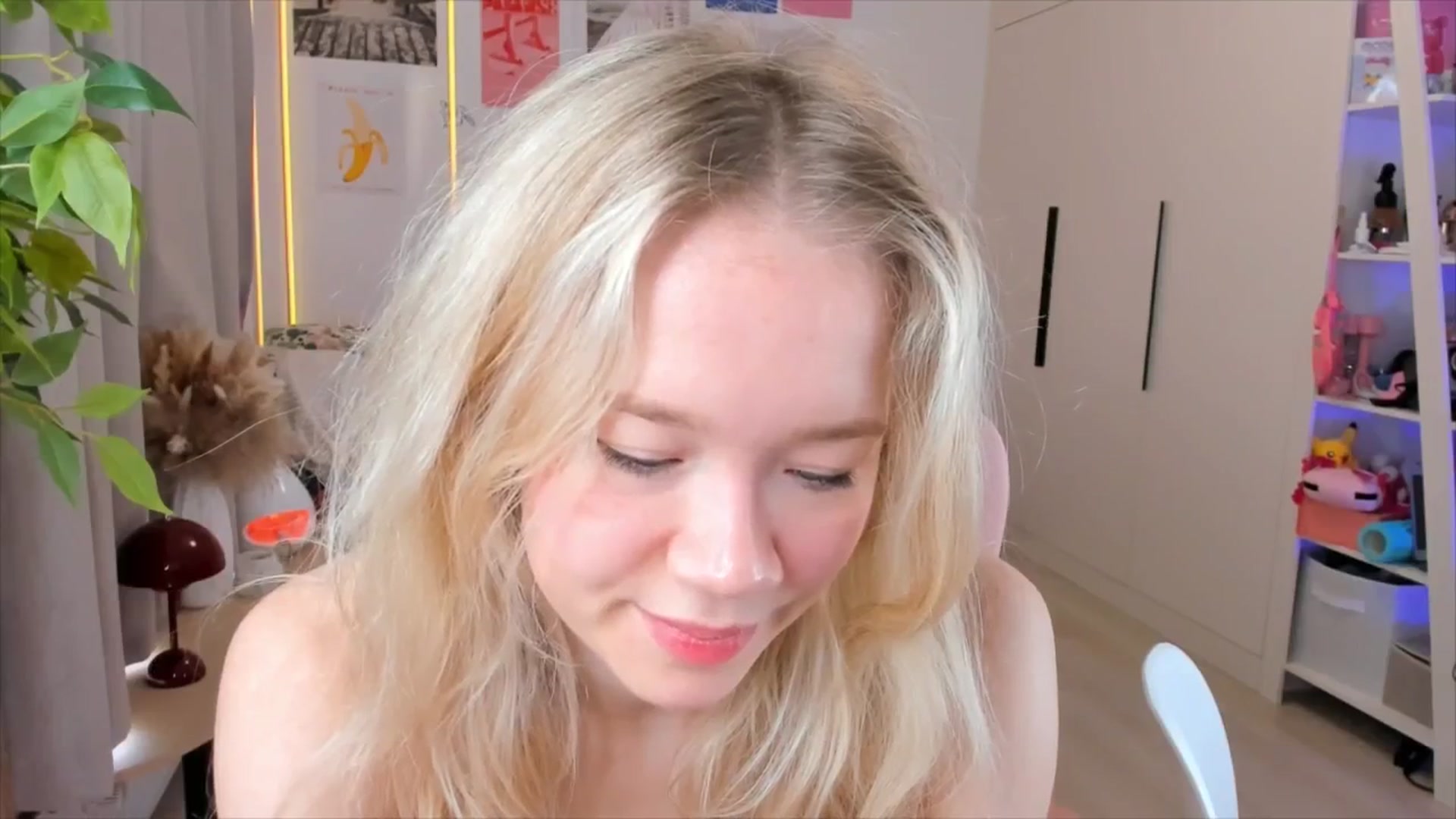 Gallery image thumbnail from Alice_Chery's myfreecams stream on, 02/25/2026, 06:46 image 17 of 20