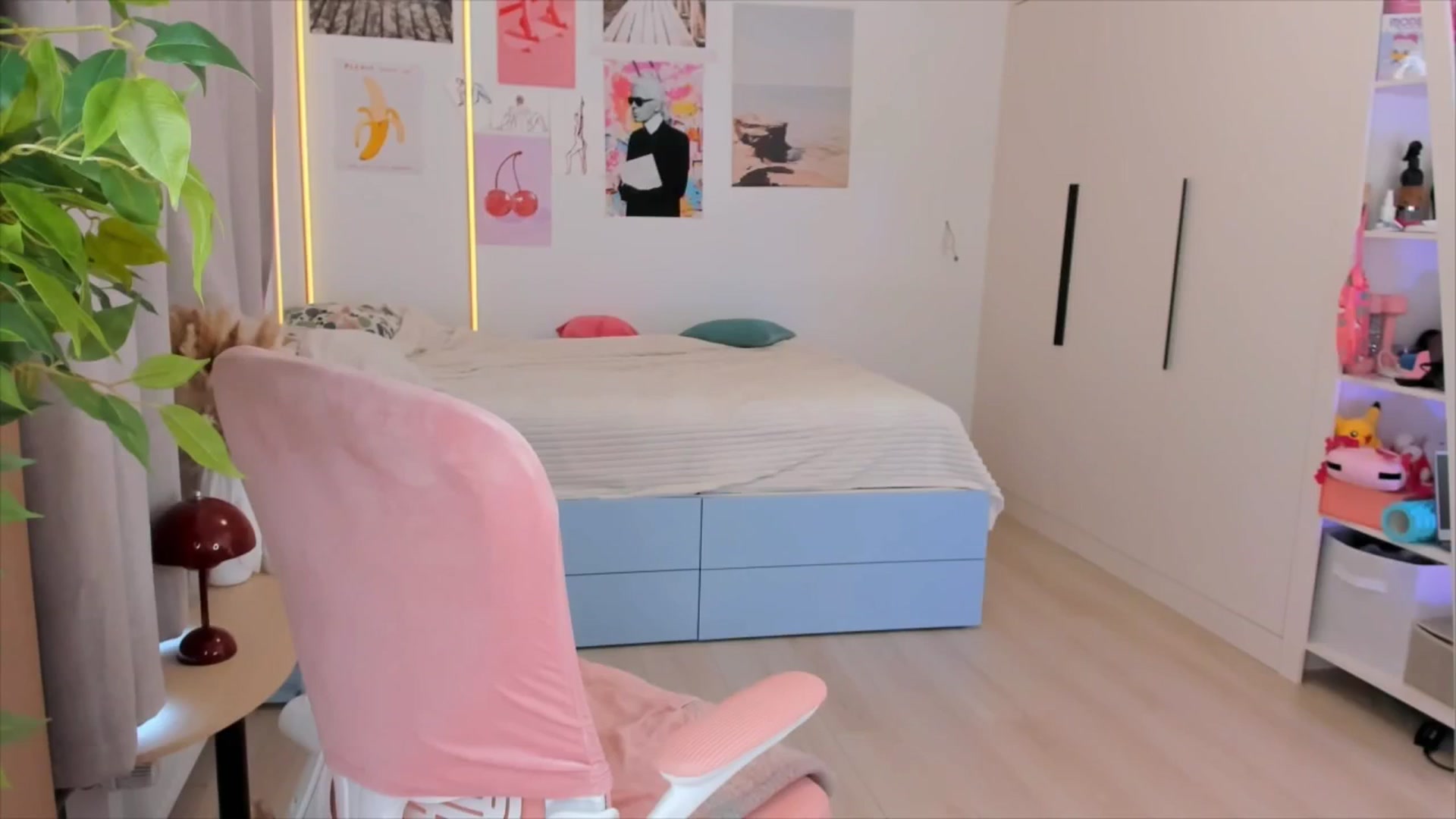 Gallery image thumbnail from Alice_Chery's myfreecams stream on, 02/25/2026, 09:50 image 4 of 20