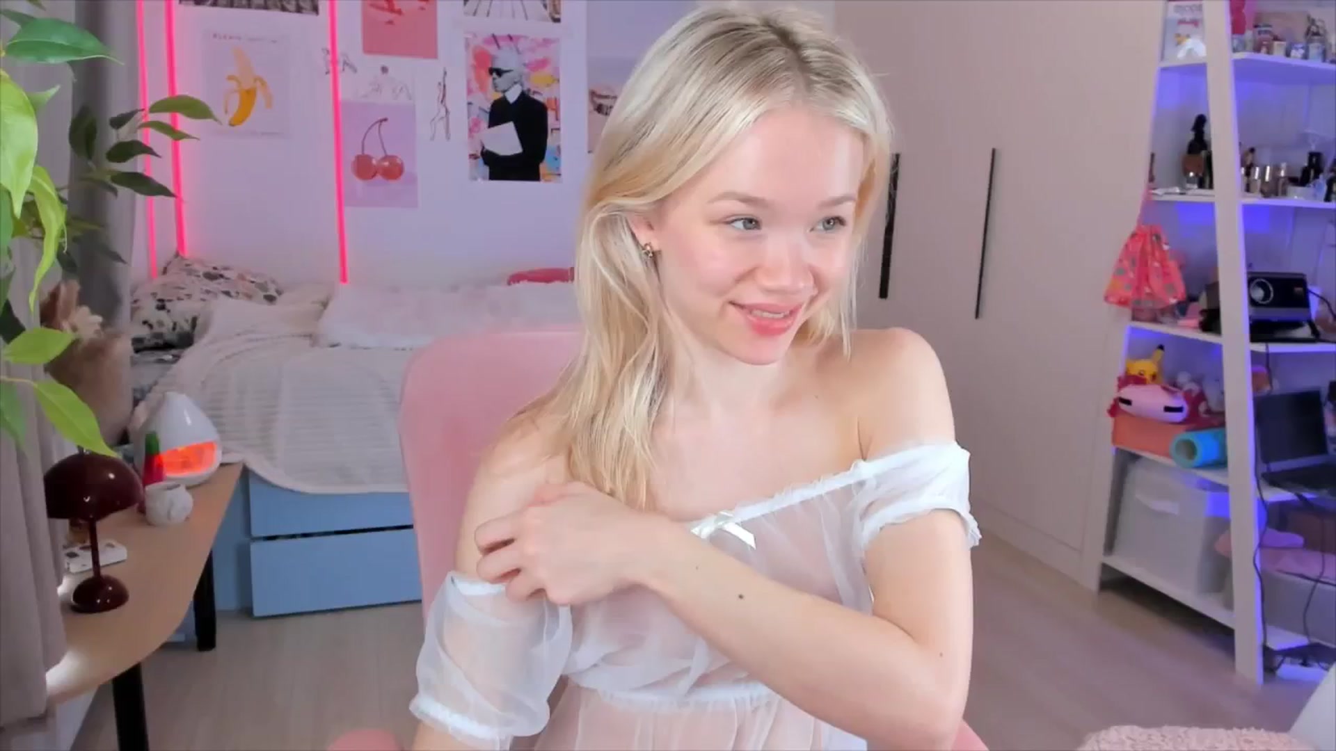Gallery image thumbnail from Alice_Chery's myfreecams stream on, 03/02/2026, 08:57 image 17 of 20