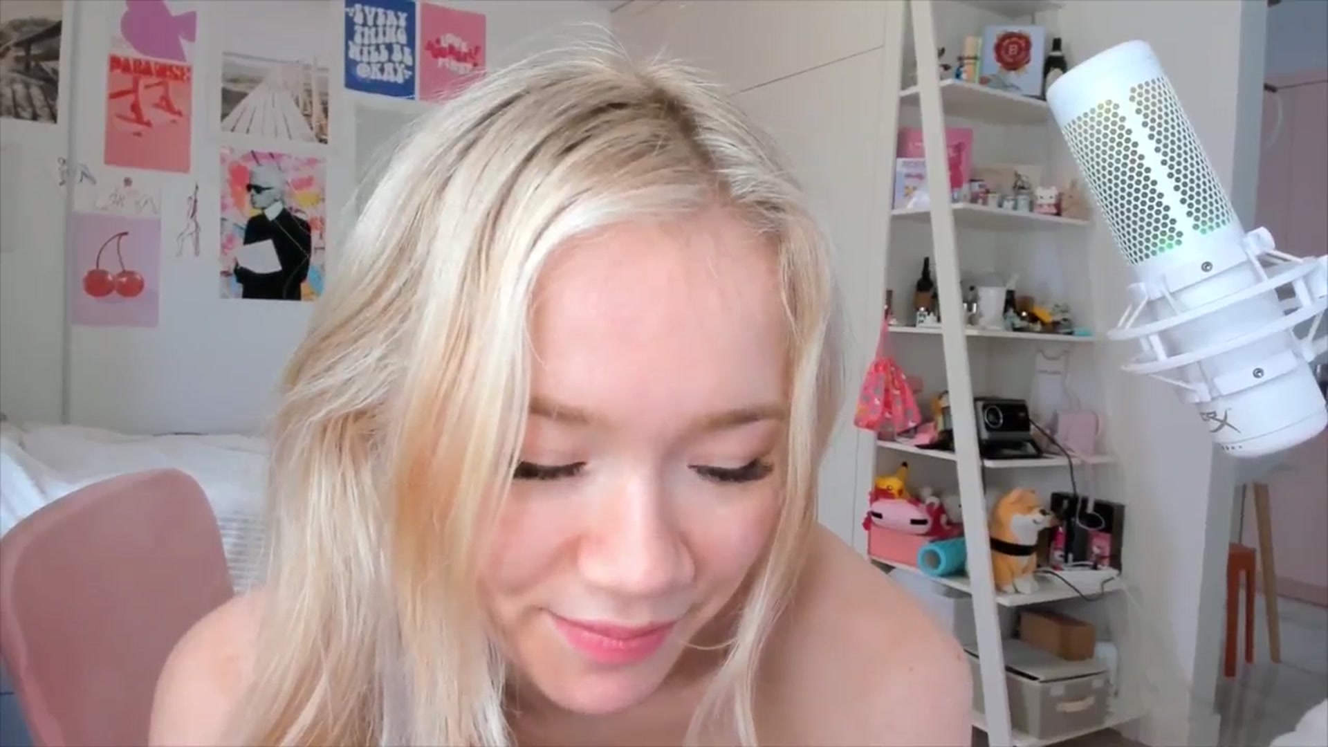 Gallery image thumbnail from Alice_Chery's myfreecams stream on, 03/09/2026, 11:22 image 2 of 20