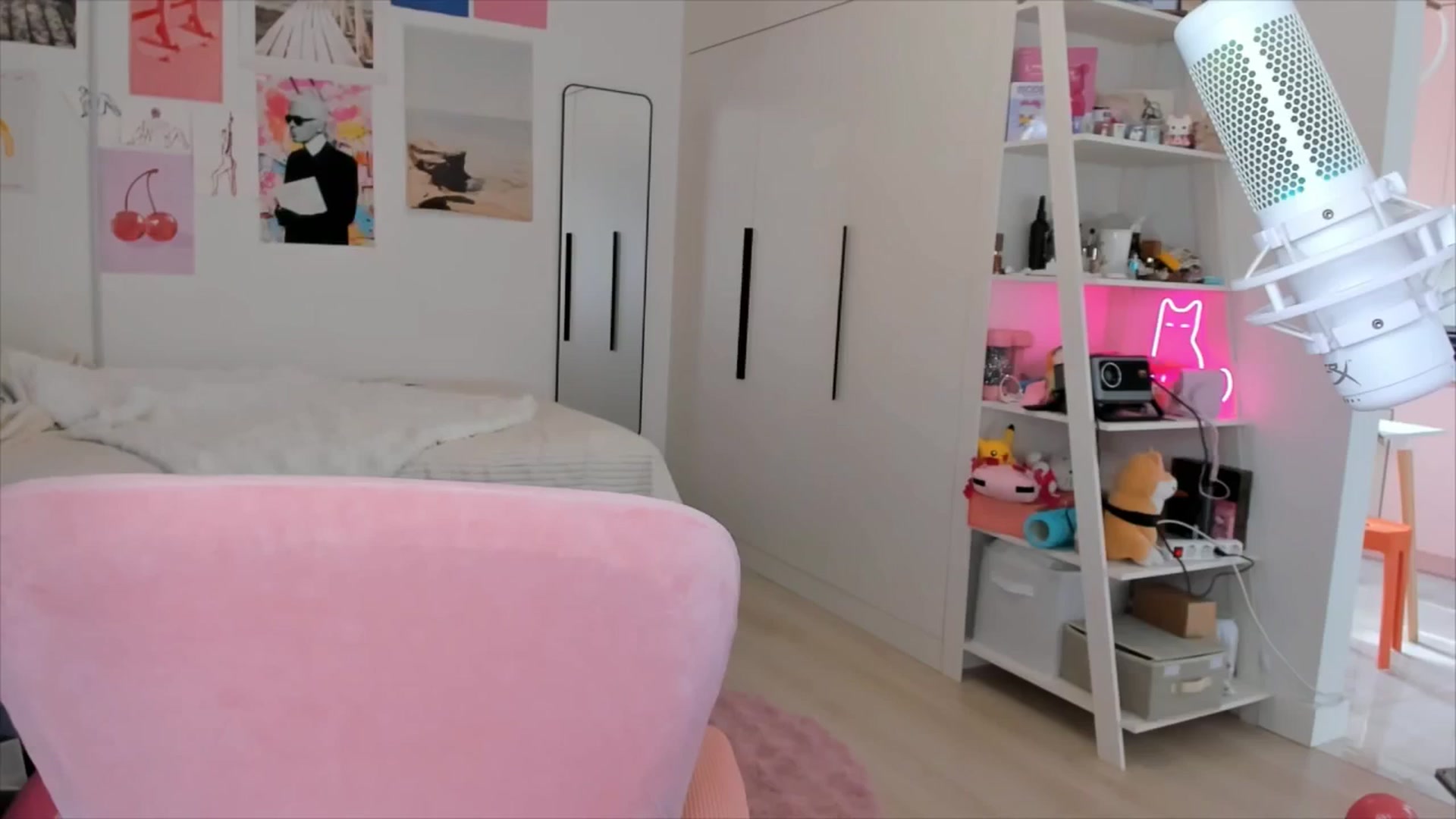 Gallery image thumbnail from Alice_Chery's myfreecams stream on, 03/10/2026, 08:02 image 20 of 20