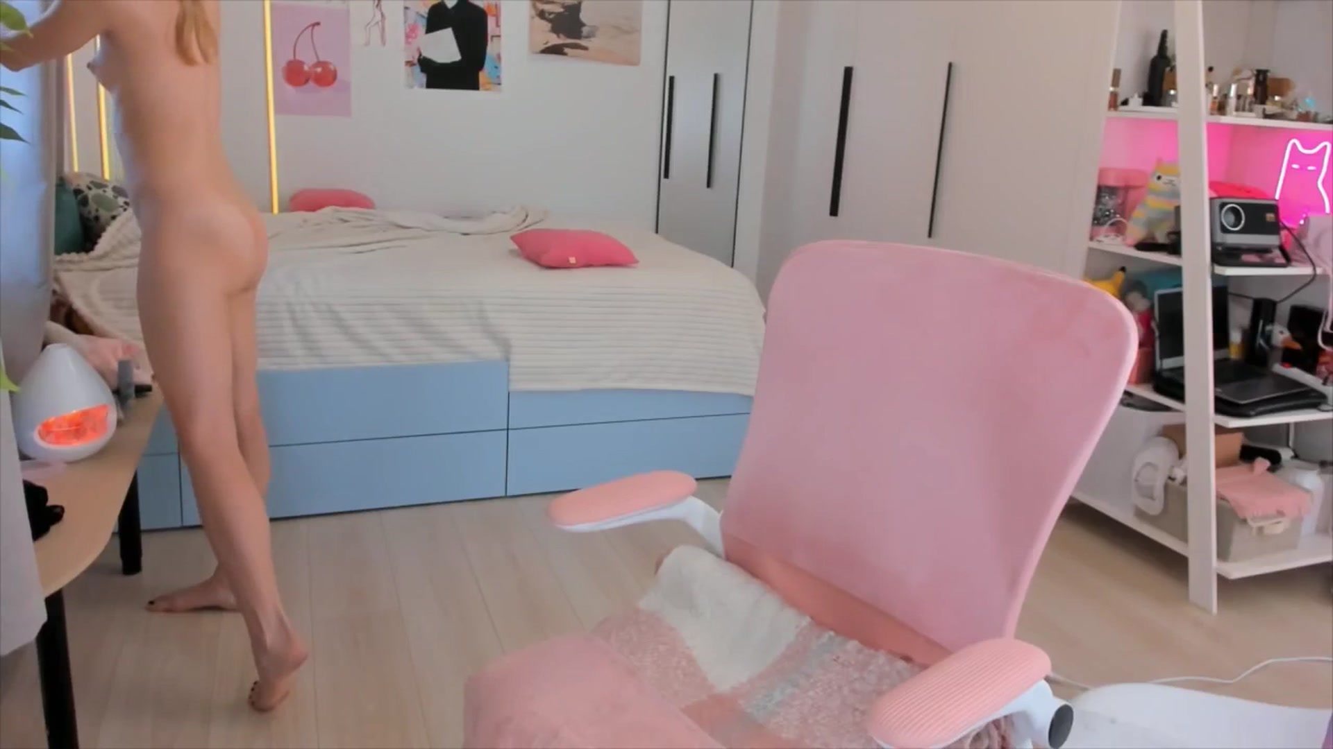 Gallery image thumbnail from Alice_Chery's myfreecams stream on, 03/13/2026, 08:11 image 19 of 20