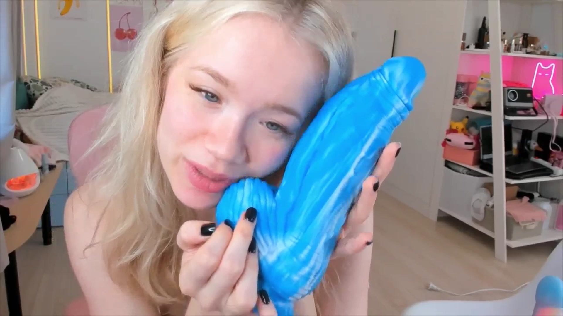 Gallery image thumbnail from Alice_Chery's myfreecams stream on, 03/13/2026, 08:11 image 11 of 20