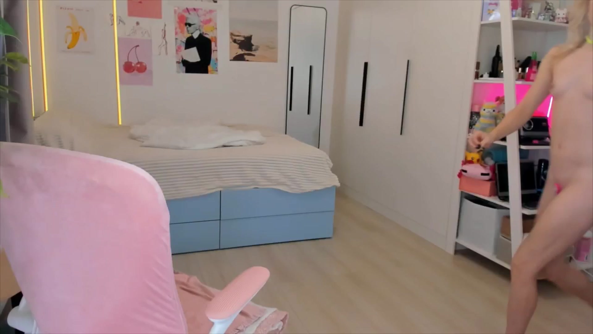 Gallery image thumbnail from Alice_Chery's myfreecams stream on, 03/17/2026, 06:33 image 6 of 20