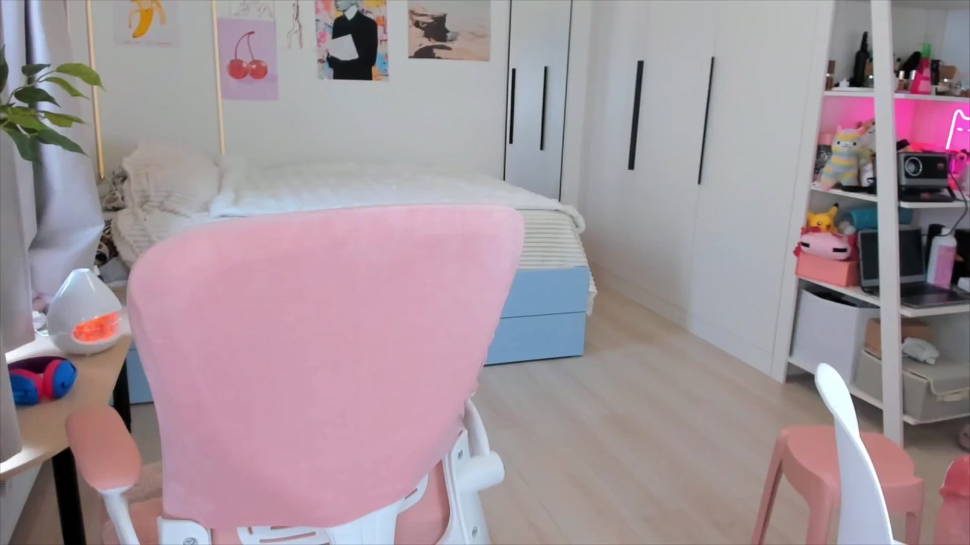Gallery image thumbnail from Alice_Chery's myfreecams stream on, 03/18/2026, 08:28 image 20 of 20