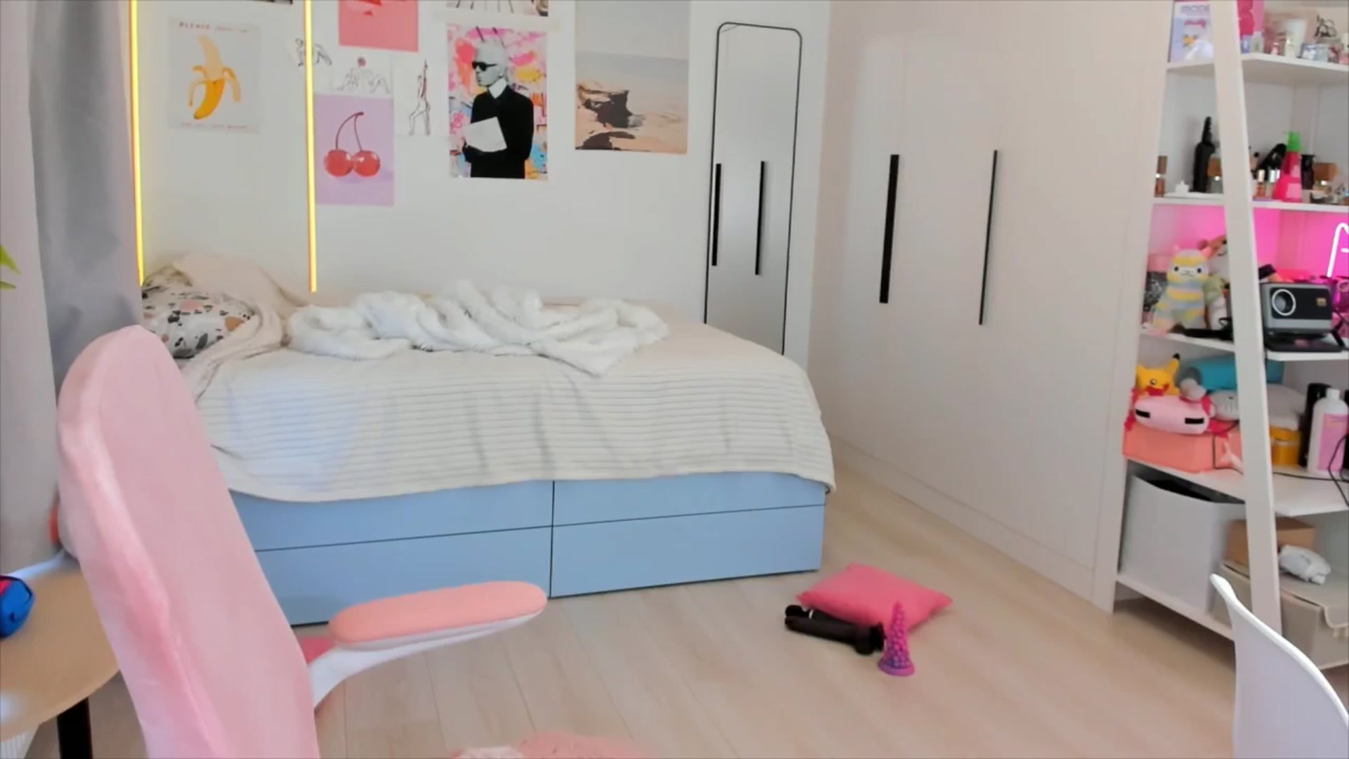 Gallery image thumbnail from Alice_Chery's myfreecams stream on, 03/20/2026, 09:57 image 3 of 20