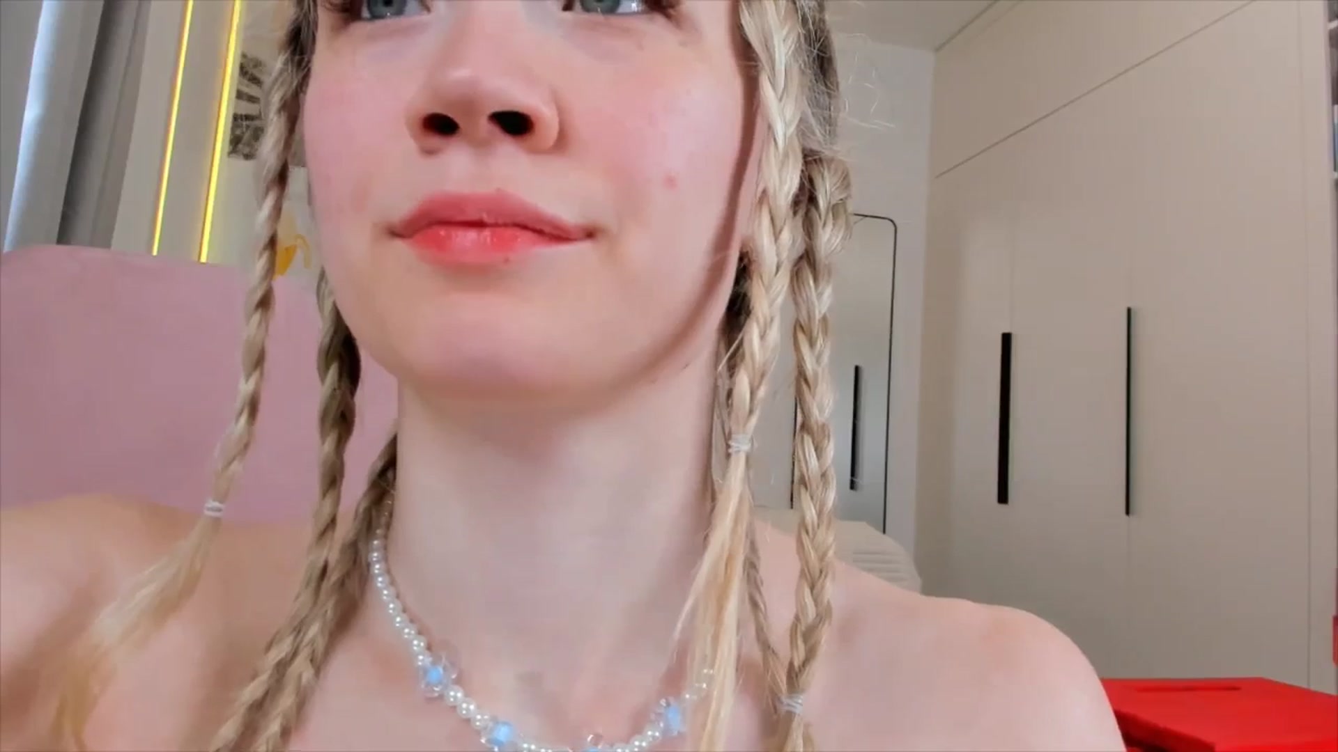 Gallery image thumbnail from Alice_Chery's myfreecams stream on, 03/26/2026, 10:09 image 9 of 20