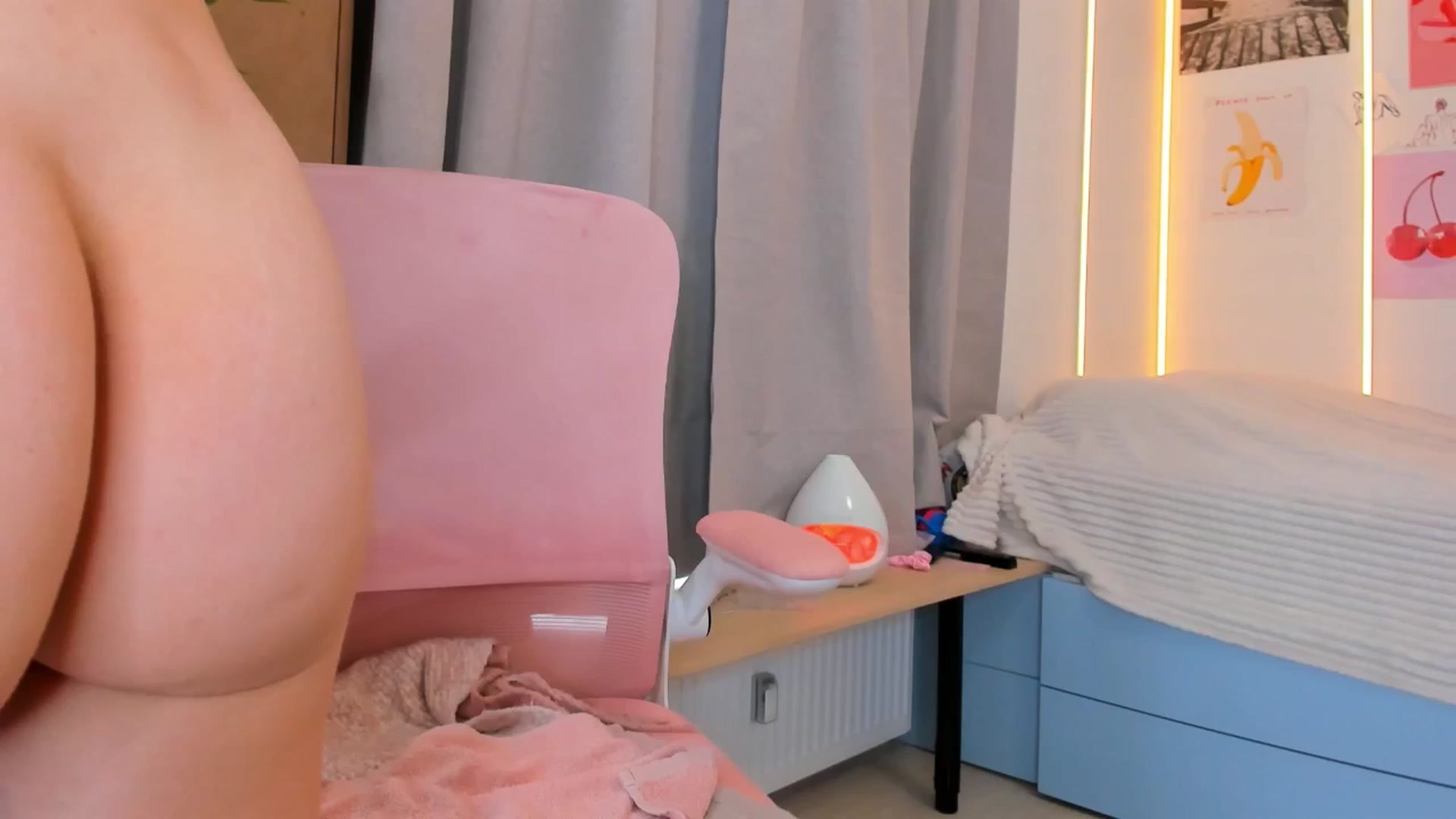 Gallery image thumbnail from Alice_Chery's myfreecams stream on, 04/01/2026, 05:04 image 8 of 20