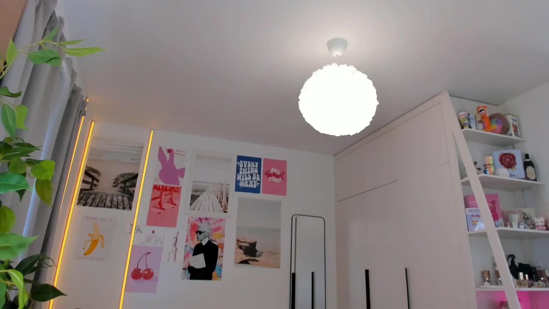 Gallery image thumbnail from Alice_Chery's myfreecams stream on, 04/02/2026, 08:39 image 20 of 20