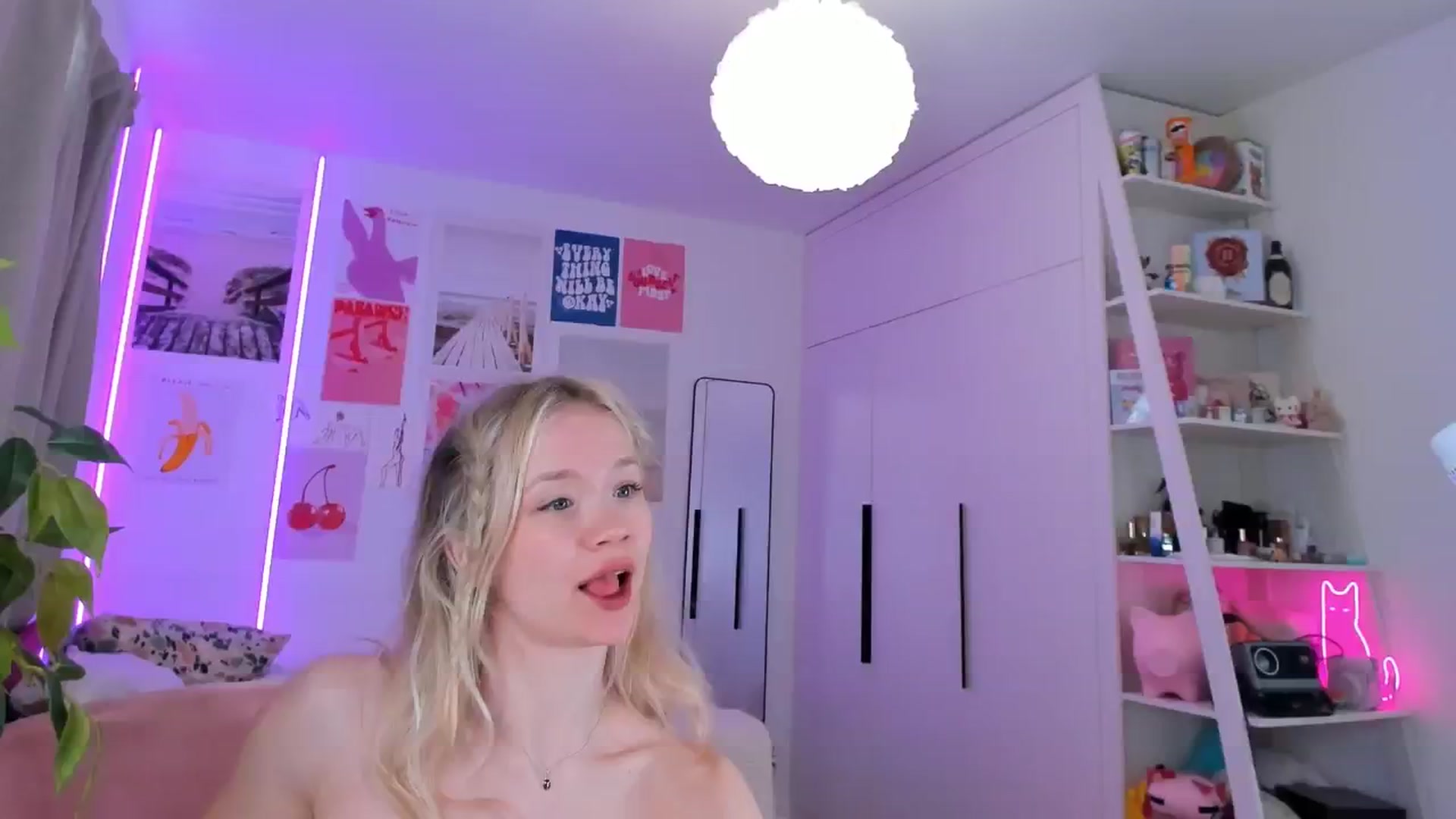 Gallery image thumbnail from Alice_Chery's myfreecams stream on, 04/20/2026, 08:57 image 4 of 20