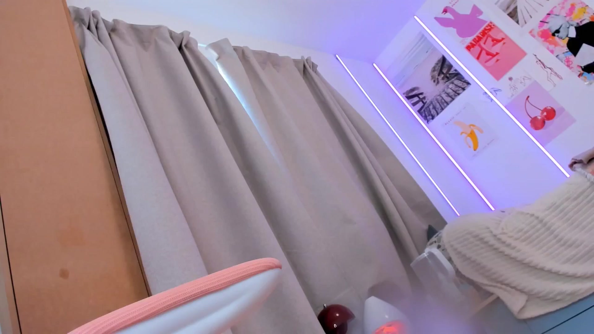 Gallery image thumbnail from Alice_Chery's myfreecams stream on, 04/24/2026, 09:52 image 7 of 20