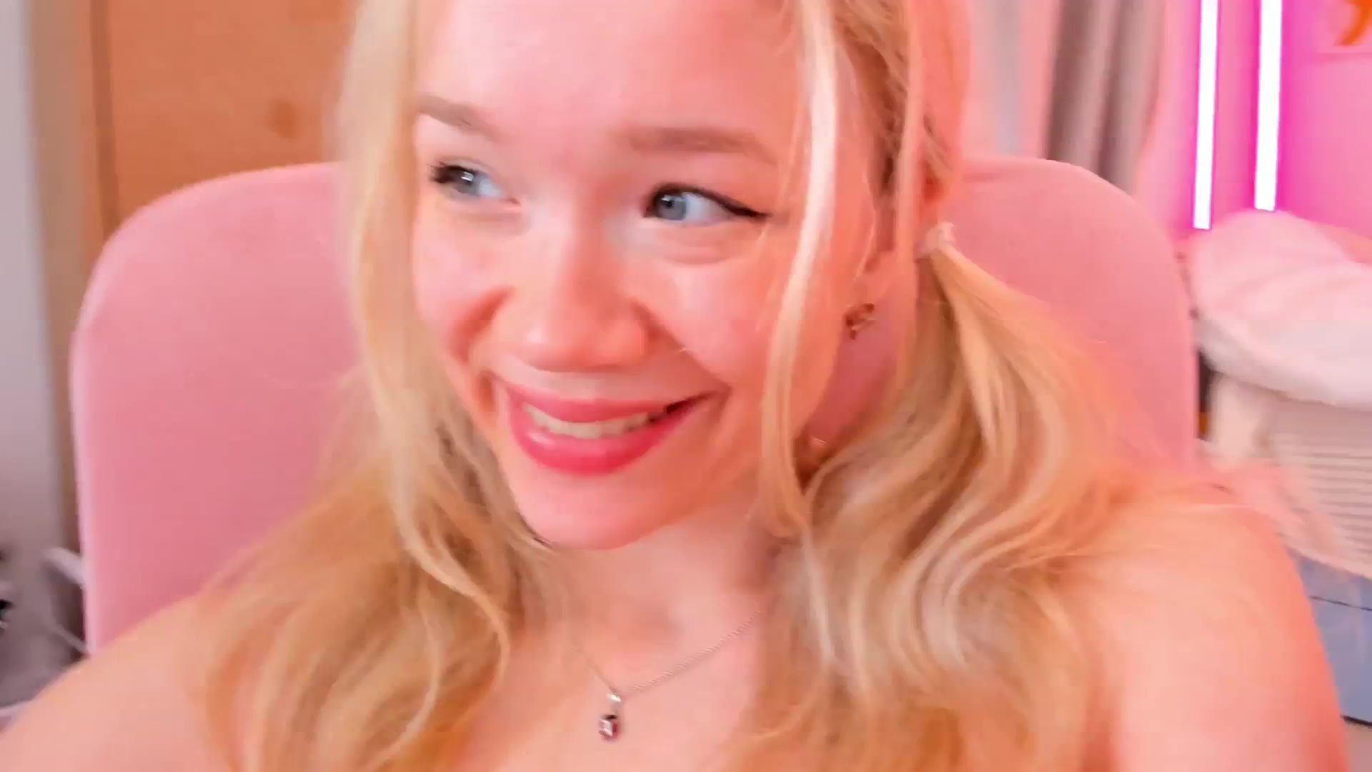 Gallery image thumbnail from Alice_Chery's myfreecams stream on, 04/27/2026, 10:04 image 9 of 20