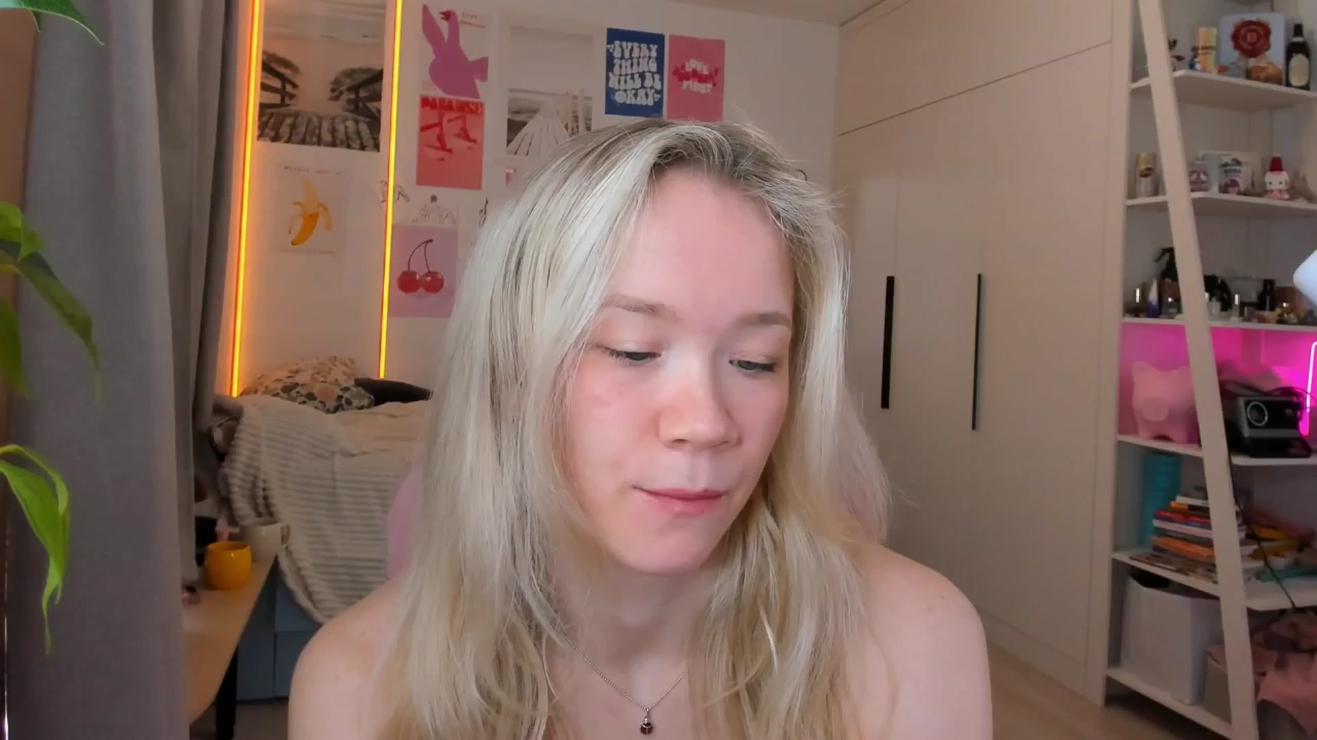 Gallery image thumbnail from Alice_Chery's myfreecams stream on, 04/28/2026, 07:48 image 7 of 20