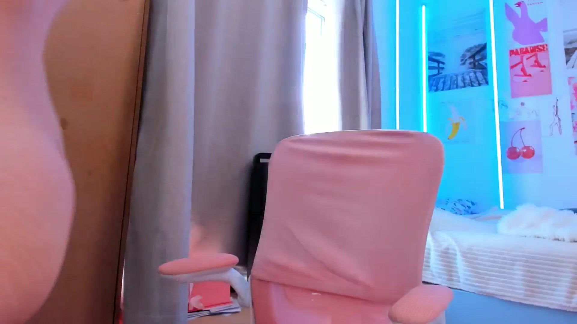 Gallery image thumbnail from Alice_Chery's myfreecams stream on, 04/30/2026, 06:45 image 17 of 20