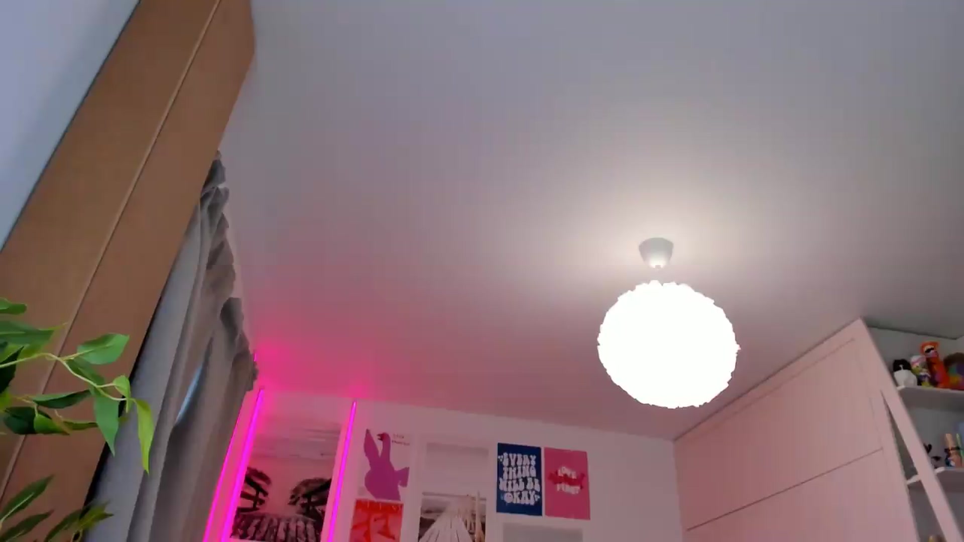 Gallery image thumbnail from Alice_Chery's myfreecams stream on, 05/04/2026, 05:17 image 6 of 20