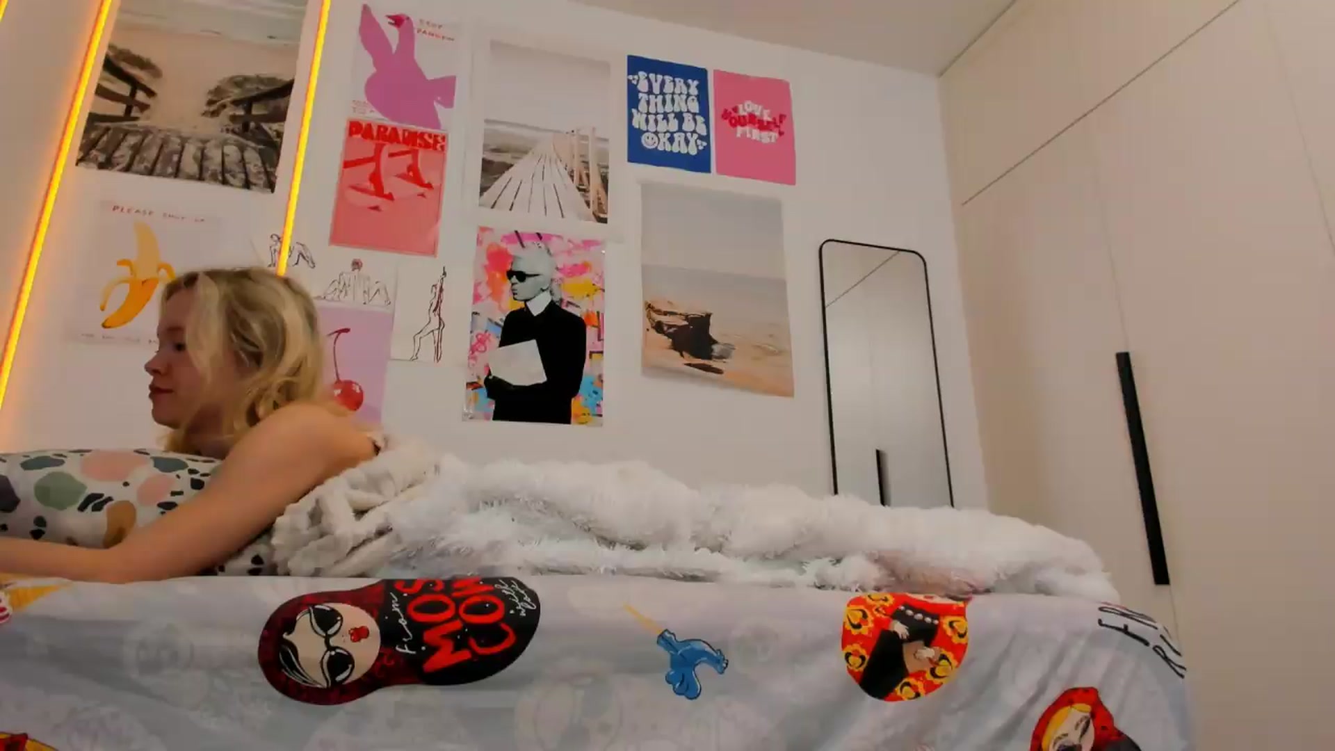 Gallery image thumbnail from Alice_Chery's myfreecams stream on, 05/15/2026, 09:43 image 1 of 20