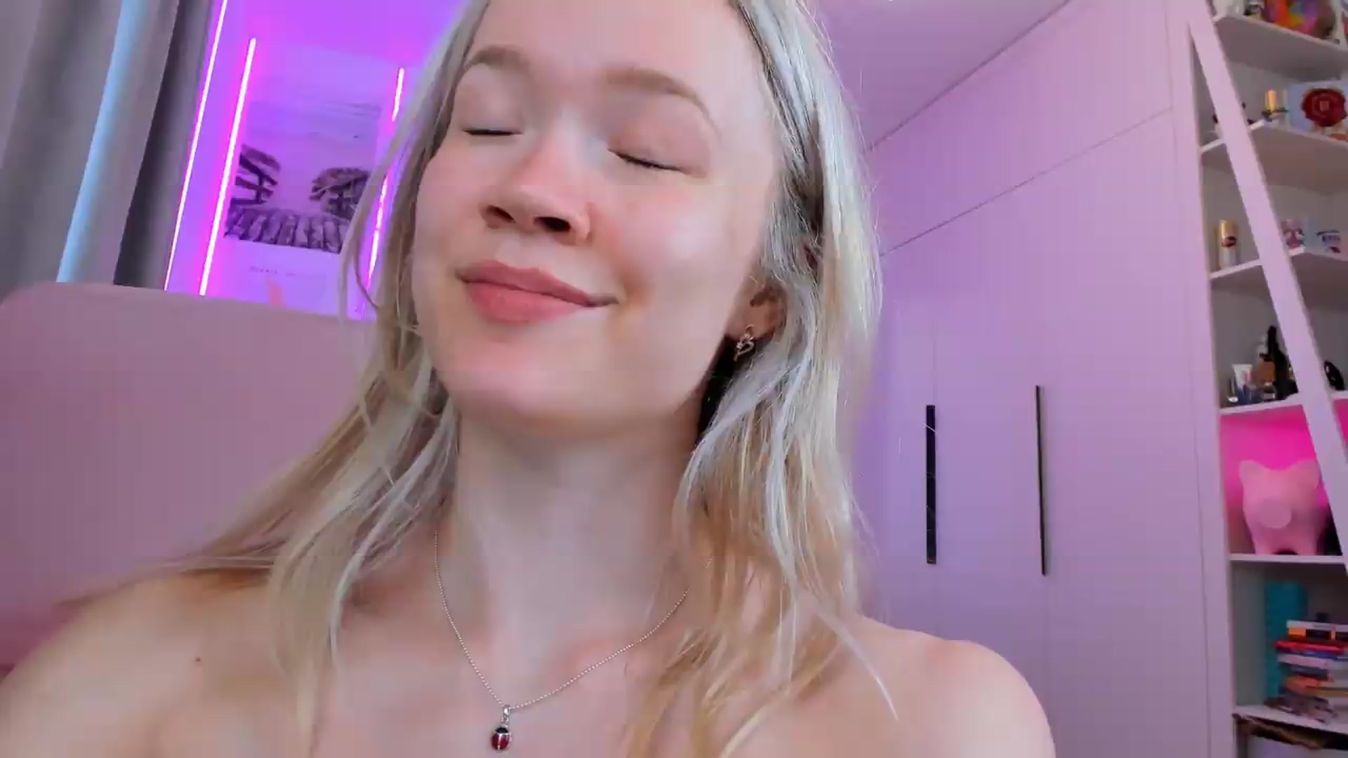 Gallery image thumbnail from Alice_Chery's myfreecams stream on, 05/22/2026, 09:55 image 2 of 20