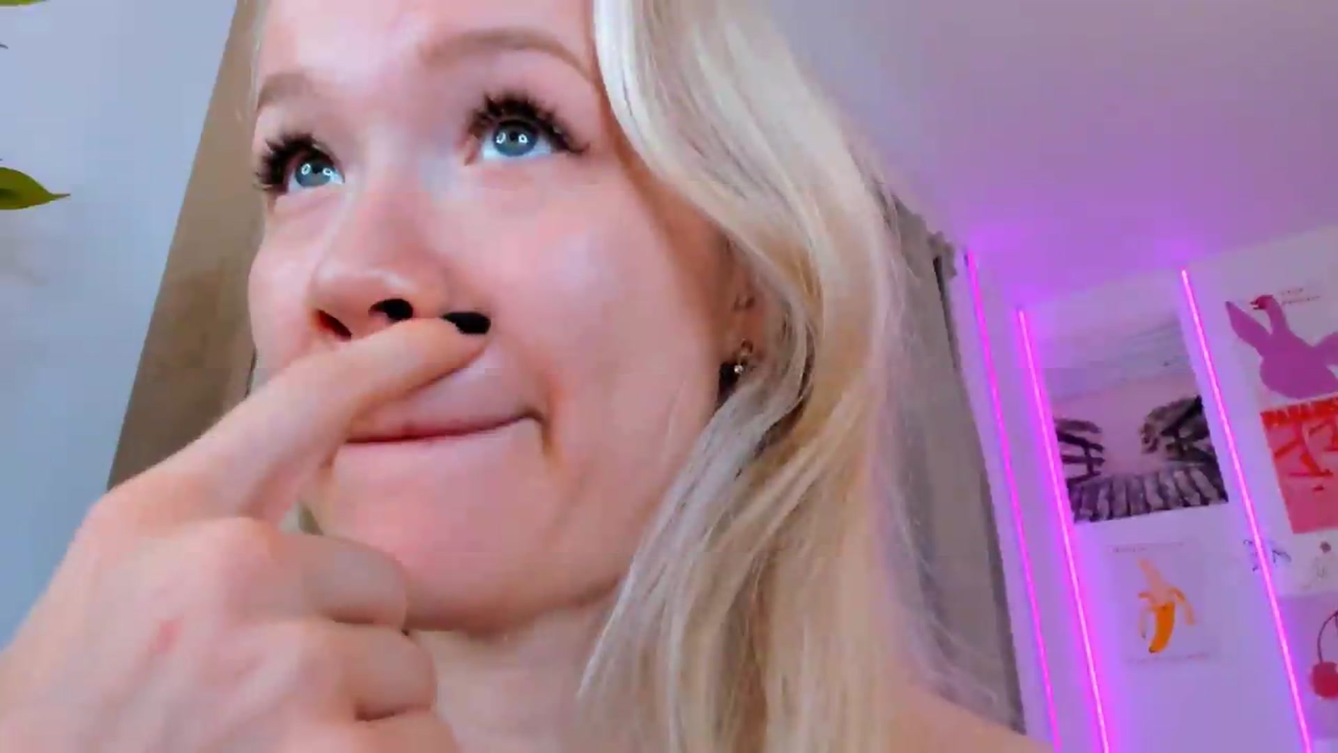 Gallery image thumbnail from Alice_Chery's myfreecams stream on, 05/29/2026, 09:00 image 16 of 20