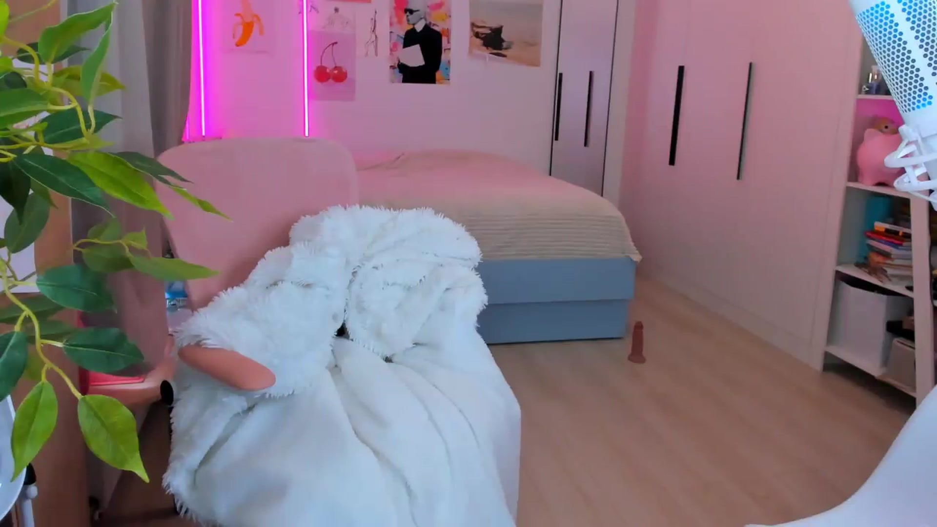 Gallery image thumbnail from Alice_Chery's myfreecams stream on, 06/01/2026, 08:13 image 8 of 20