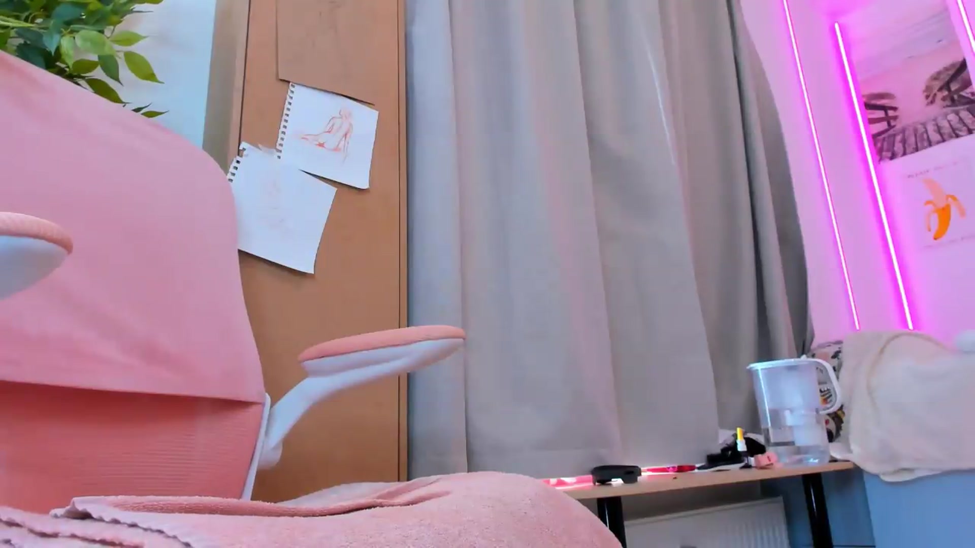 Gallery image thumbnail from Alice_Chery's myfreecams stream on, 06/11/2026, 07:30 image 18 of 20