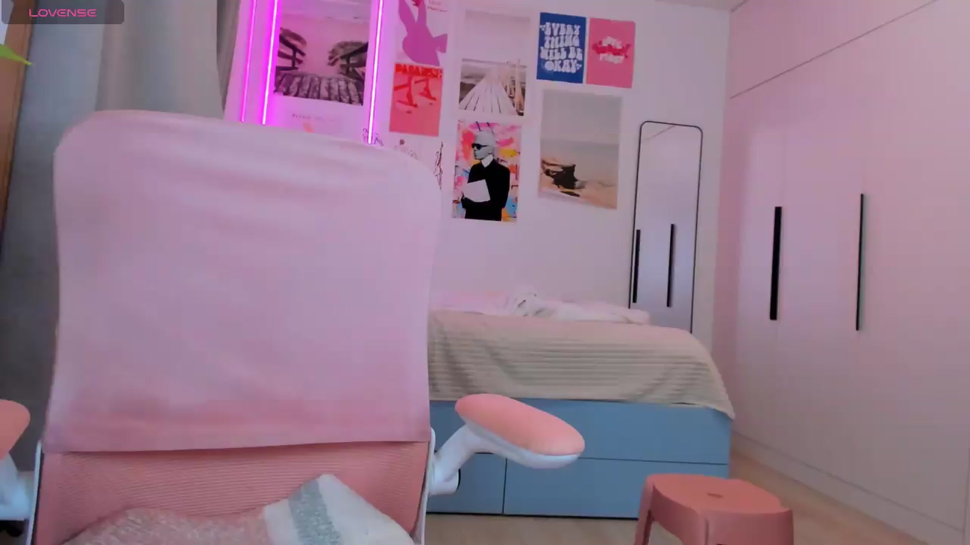 Gallery image thumbnail from Alice_Chery's myfreecams stream on, 06/13/2026, 09:11 image 7 of 20