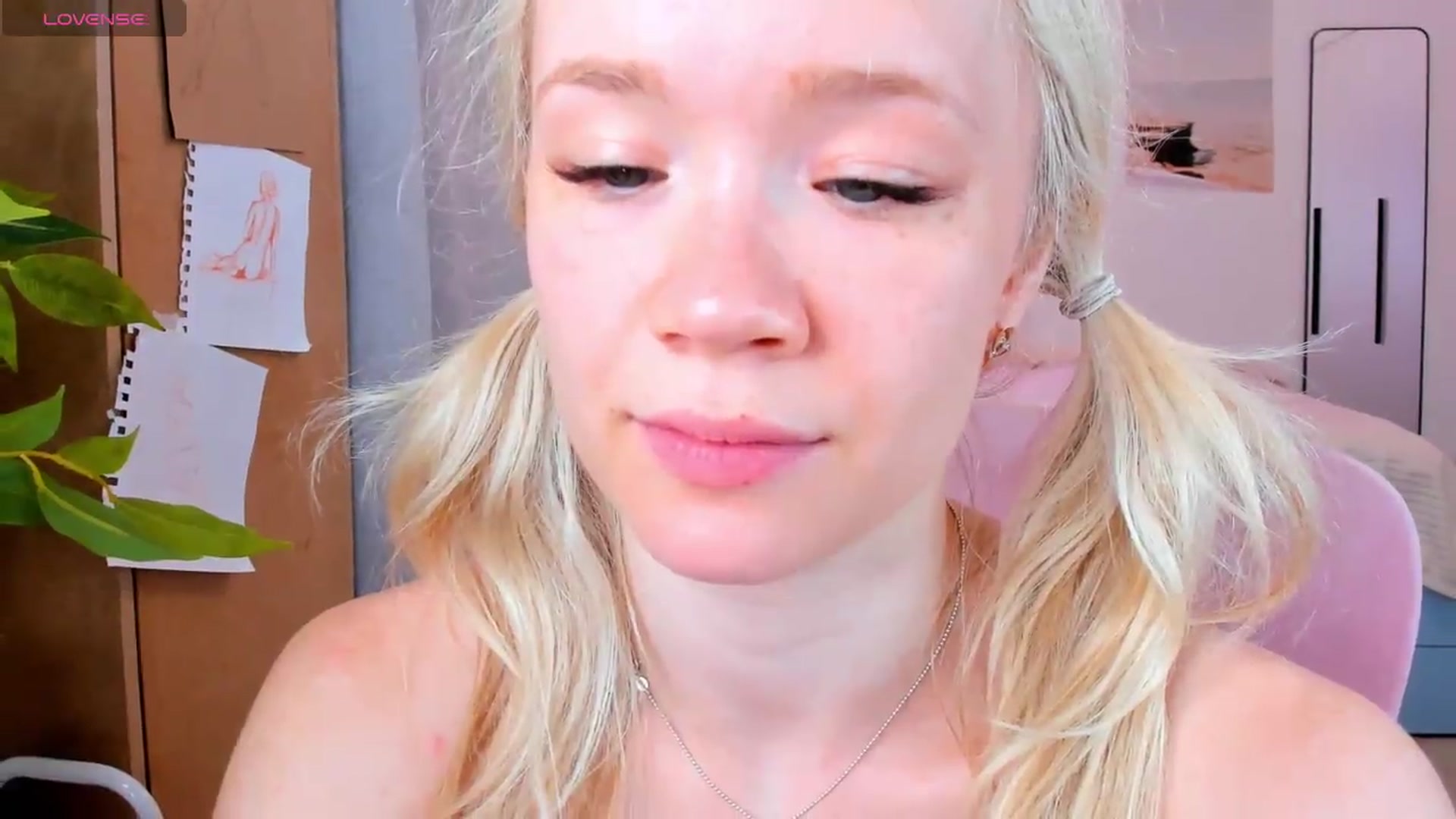 Gallery image thumbnail from Alice_Chery's myfreecams stream on, 06/14/2026, 10:01 image 17 of 20