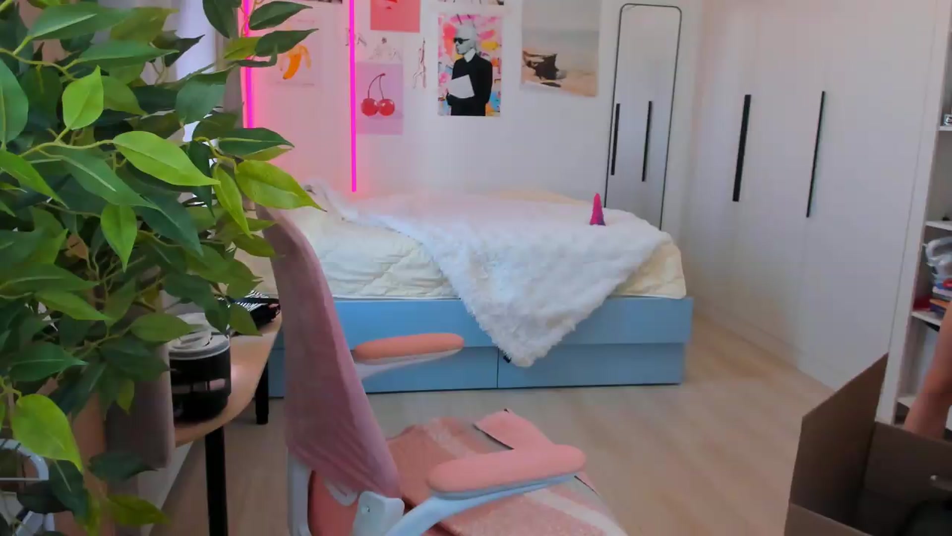 Gallery image thumbnail from Alice_Chery's myfreecams stream on, 07/03/2026, 06:32 image 5 of 20