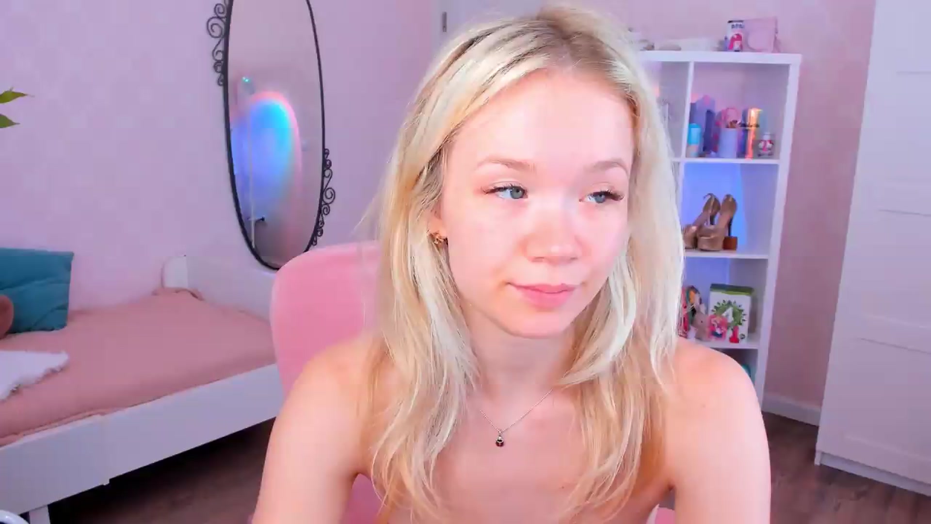 Gallery image thumbnail from Alice_Chery's myfreecams stream on, 07/09/2026, 09:31 image 19 of 20