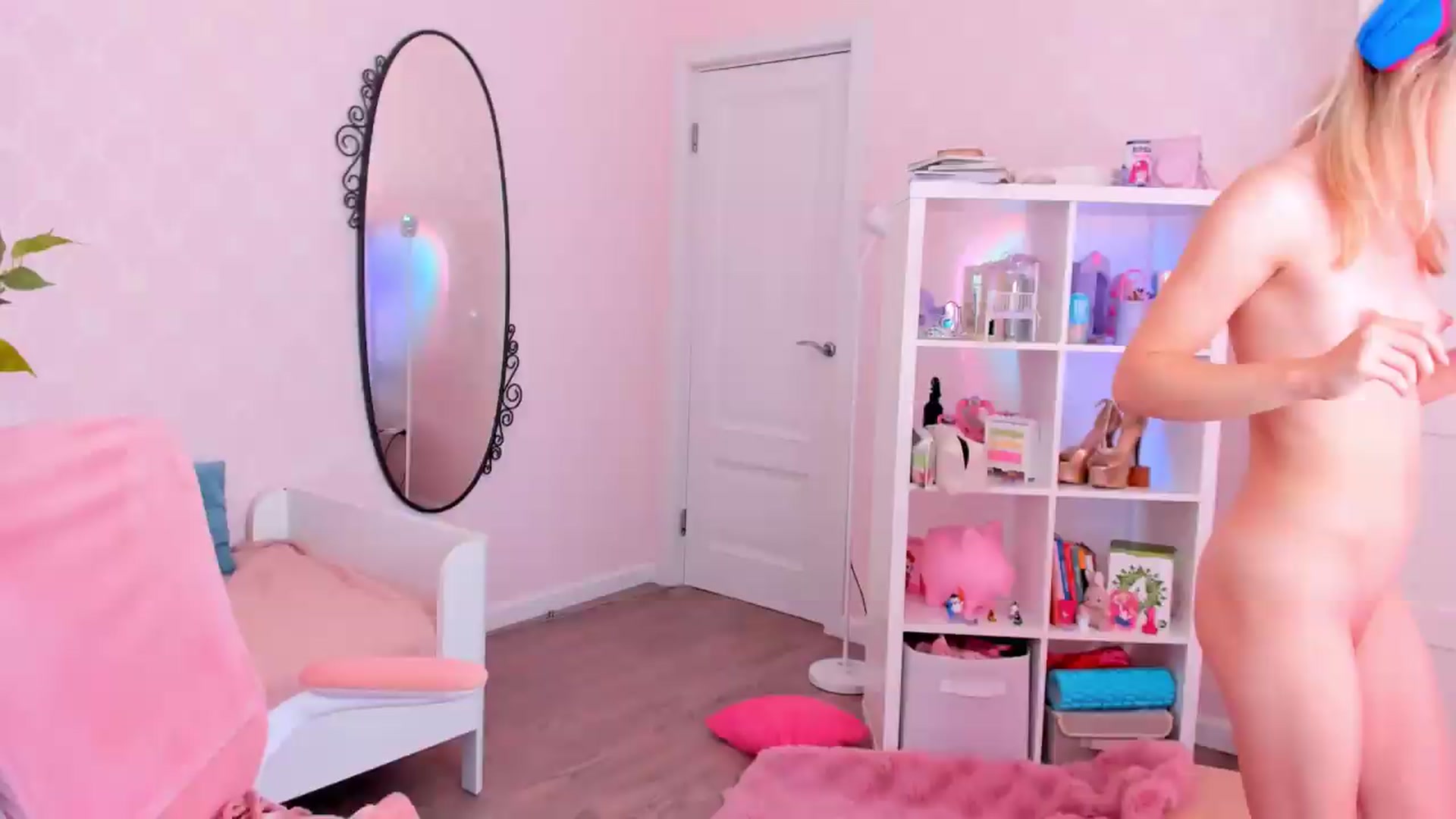 Gallery image thumbnail from Alice_Chery's myfreecams stream on, 07/10/2026, 09:53 image 5 of 20