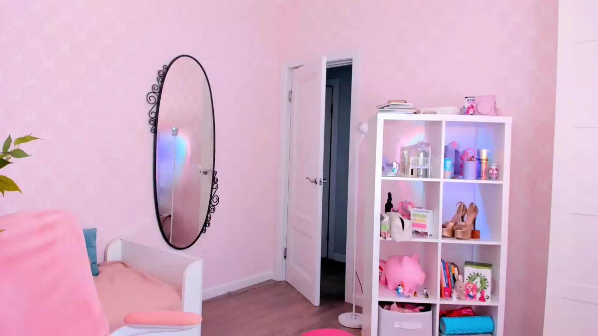 Gallery image thumbnail from Alice_Chery's myfreecams stream on, 07/10/2026, 09:53 image 6 of 20