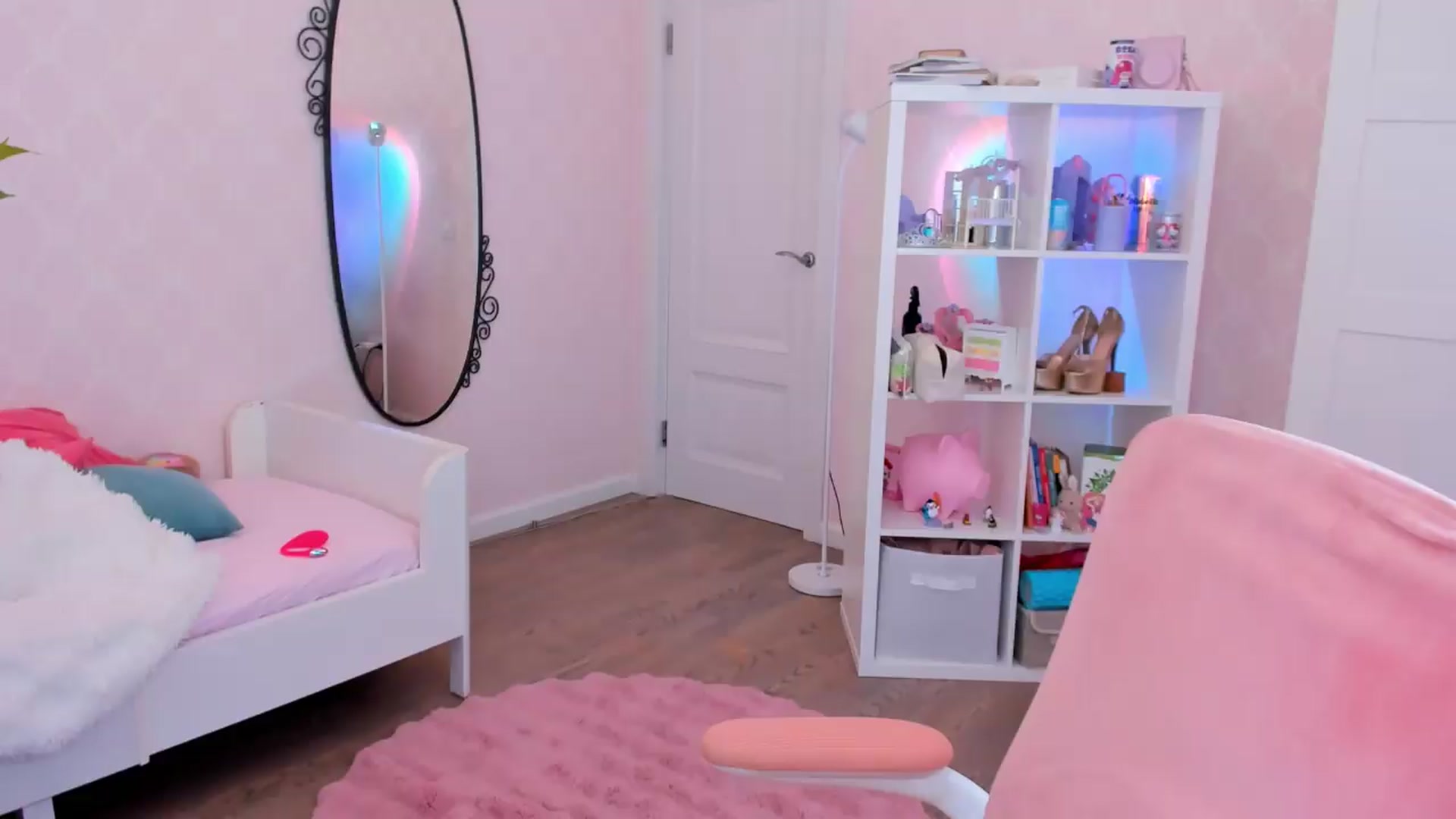 Gallery image thumbnail from Alice_Chery's myfreecams stream on, 07/11/2026, 05:19 image 19 of 20