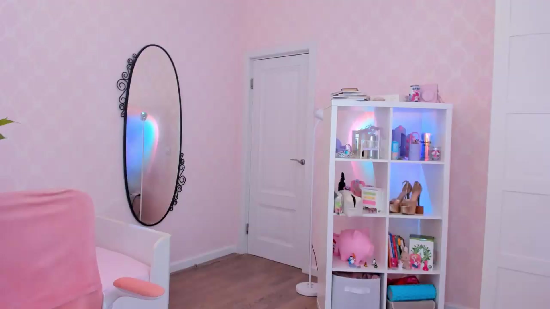 Gallery image thumbnail from Alice_Chery's myfreecams stream on, 07/11/2026, 05:19 image 17 of 20