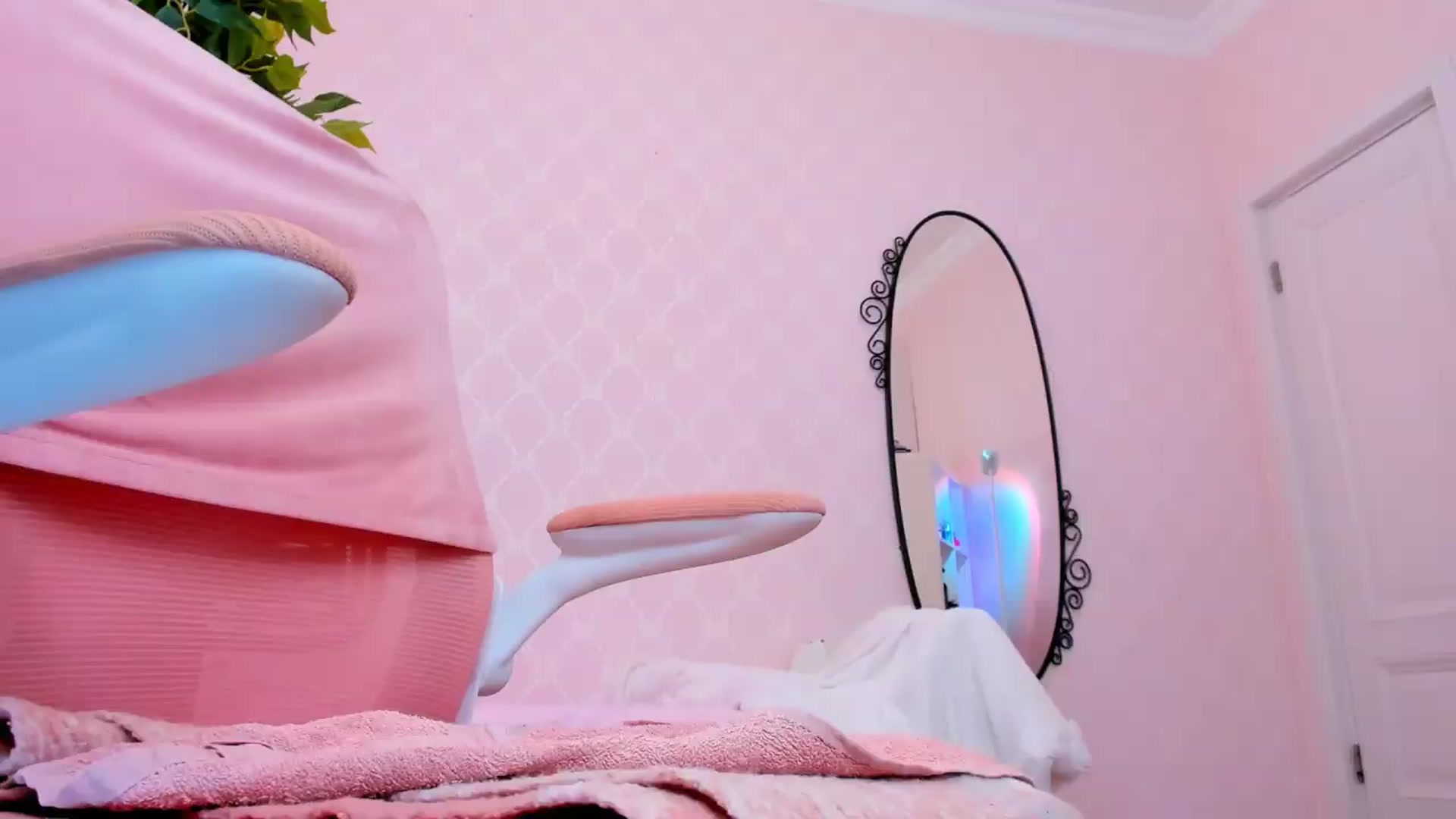 Gallery image thumbnail from Alice_Chery's myfreecams stream on, 07/17/2026, 09:03 image 7 of 20