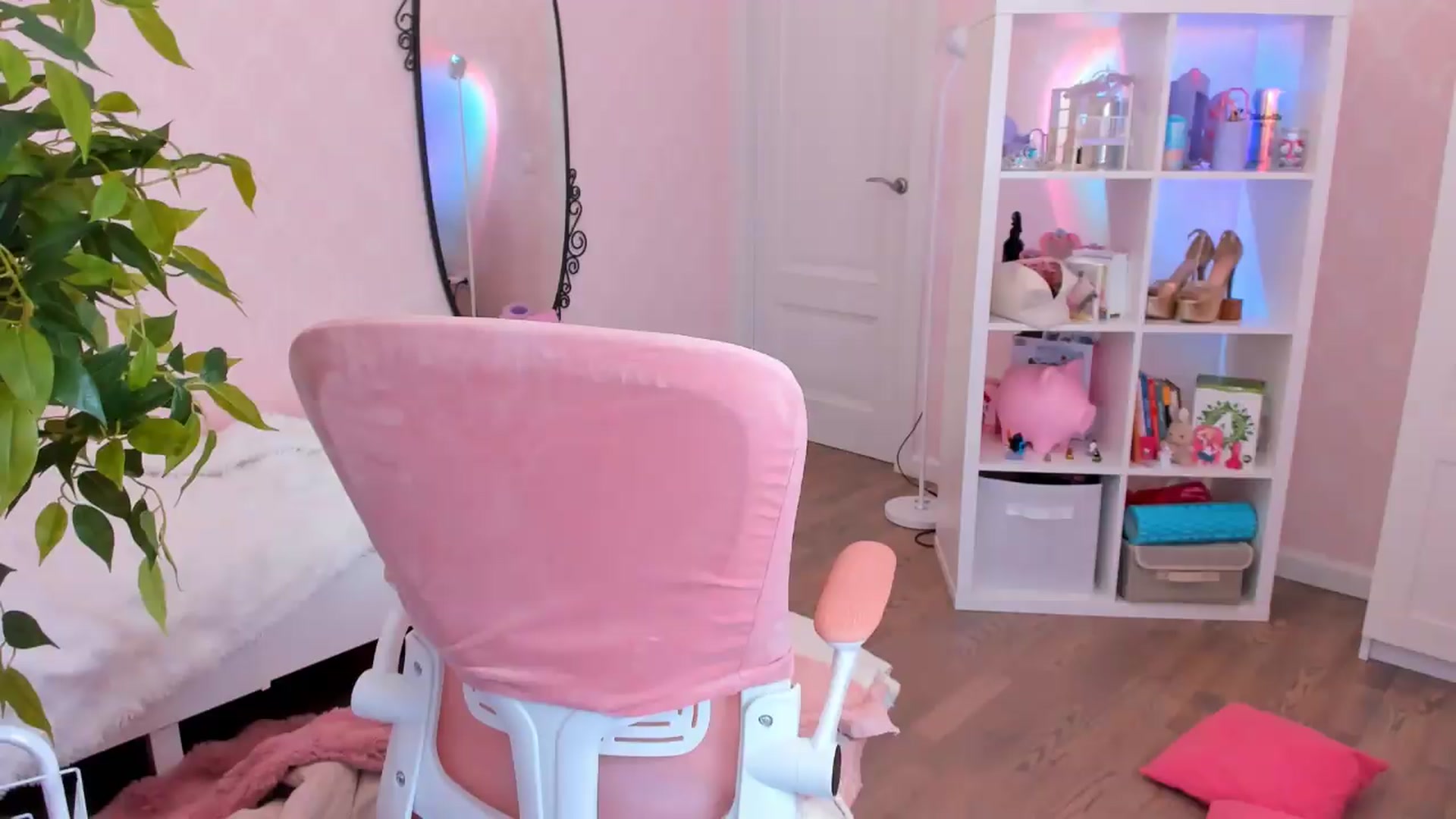 Gallery image thumbnail from Alice_Chery's myfreecams stream on, 07/22/2026, 07:06 image 2 of 20
