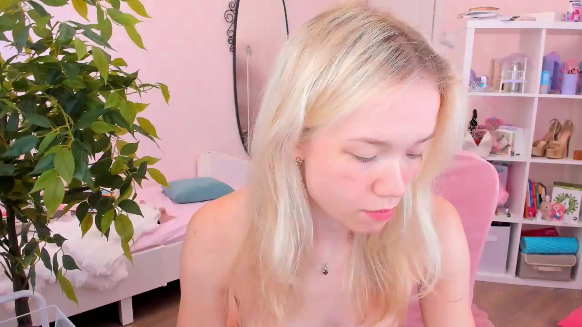 Gallery image thumbnail from Alice_Chery's myfreecams stream on, 07/24/2026, 08:07 image 1 of 20