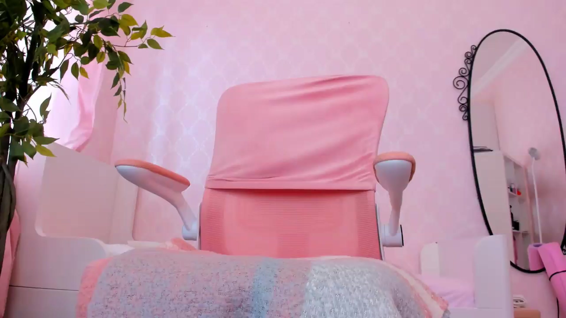 Gallery image thumbnail from Alice_Chery's myfreecams stream on, 07/24/2026, 08:55 image 8 of 20
