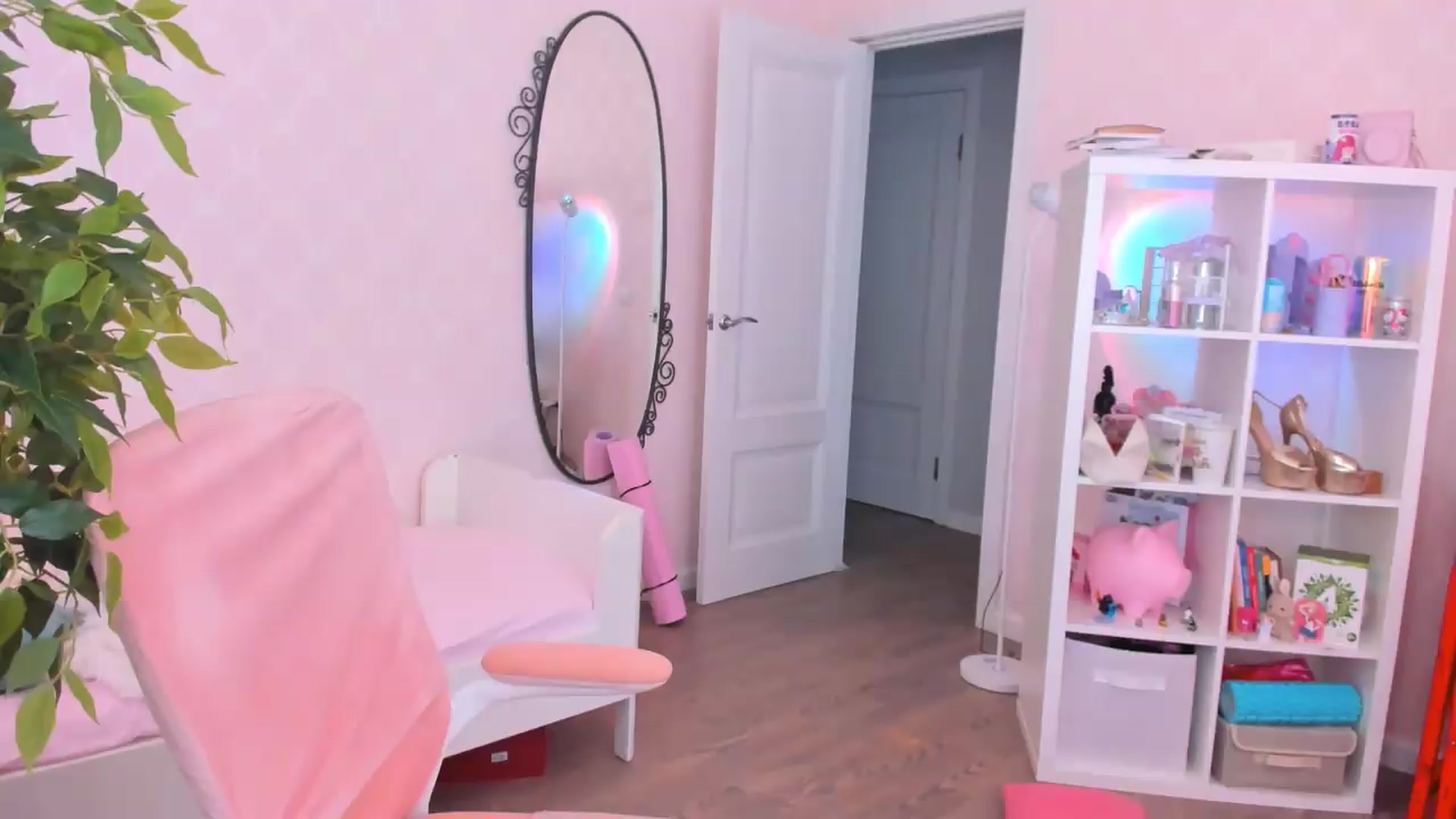 Gallery image thumbnail from Alice_Chery's myfreecams stream on, 07/28/2026, 10:03 image 14 of 20