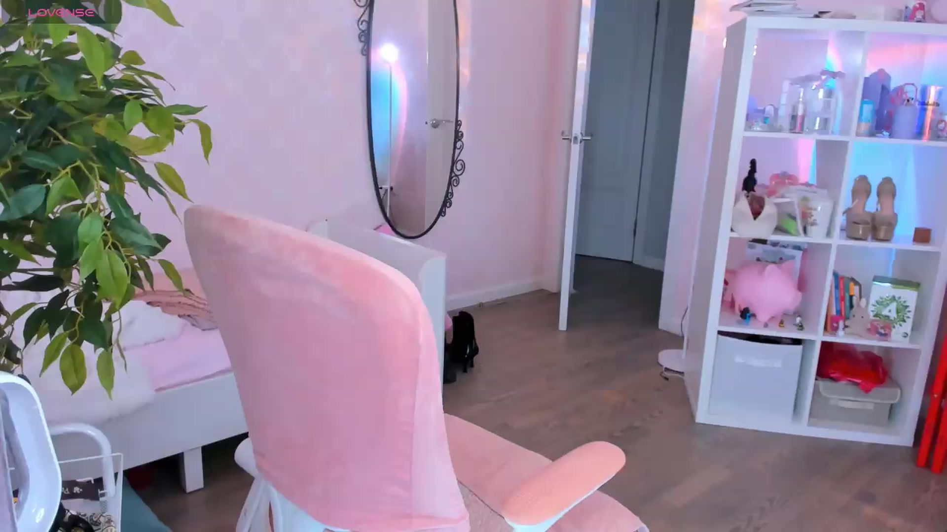 Gallery image thumbnail from Alice_Chery's myfreecams stream on, 07/31/2026, 03:50 image 2 of 20