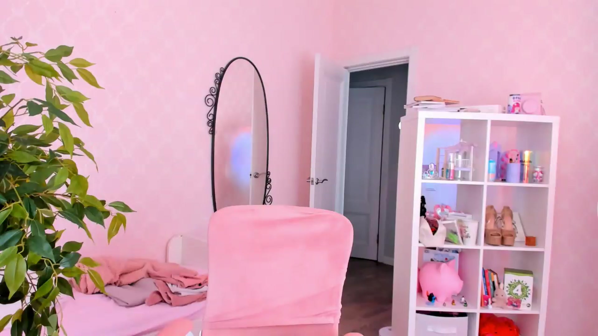 Gallery image thumbnail from Alice_Chery's myfreecams stream on, 08/03/2026, 09:47 image 17 of 20