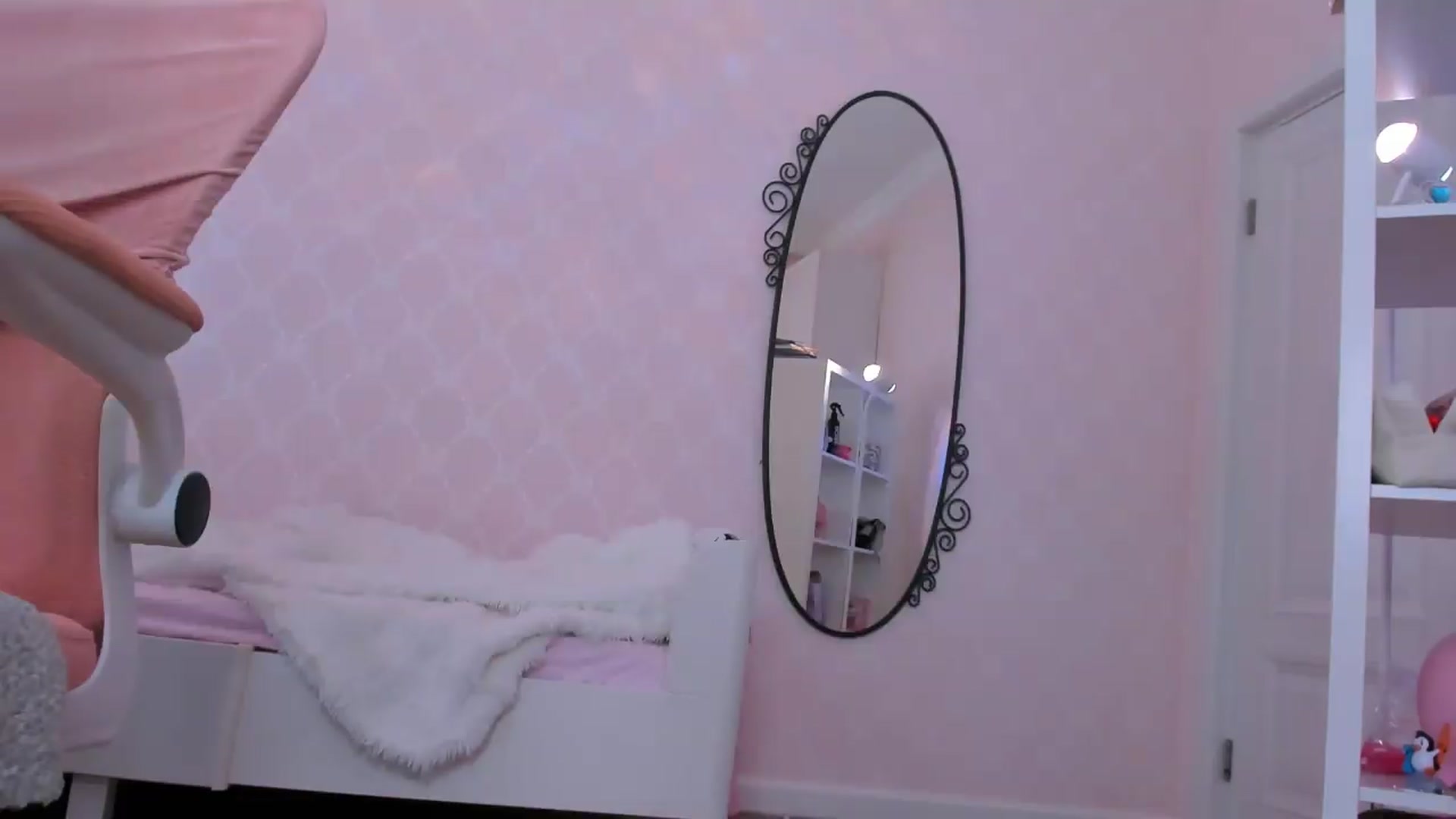 Gallery image thumbnail from Alice_Chery's myfreecams stream on, 08/05/2026, 04:47 image 17 of 20